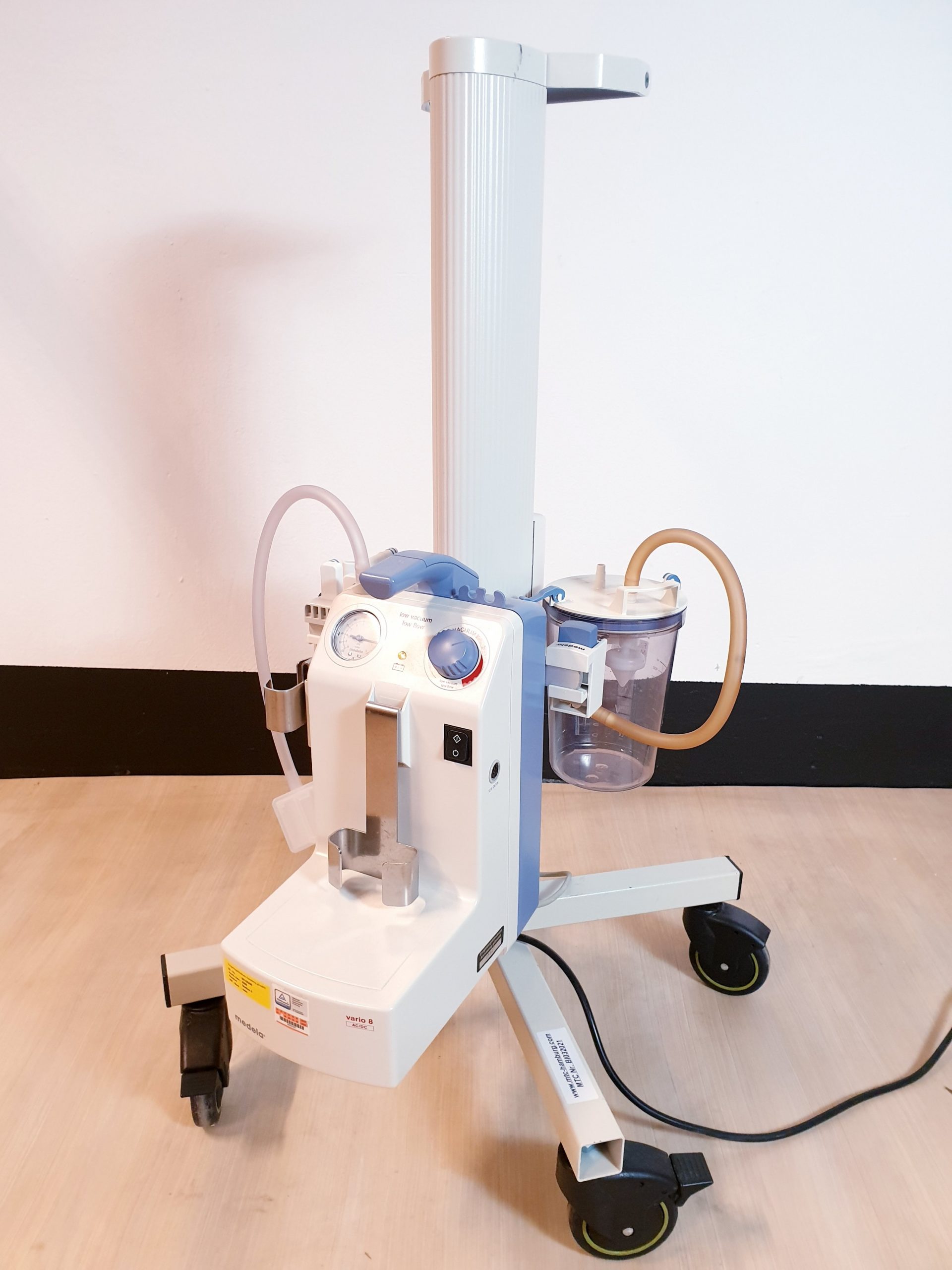 Medela Vario 8 Suction Pump Absaugpumpe Sekretsauger auf fahrbarem Gestell