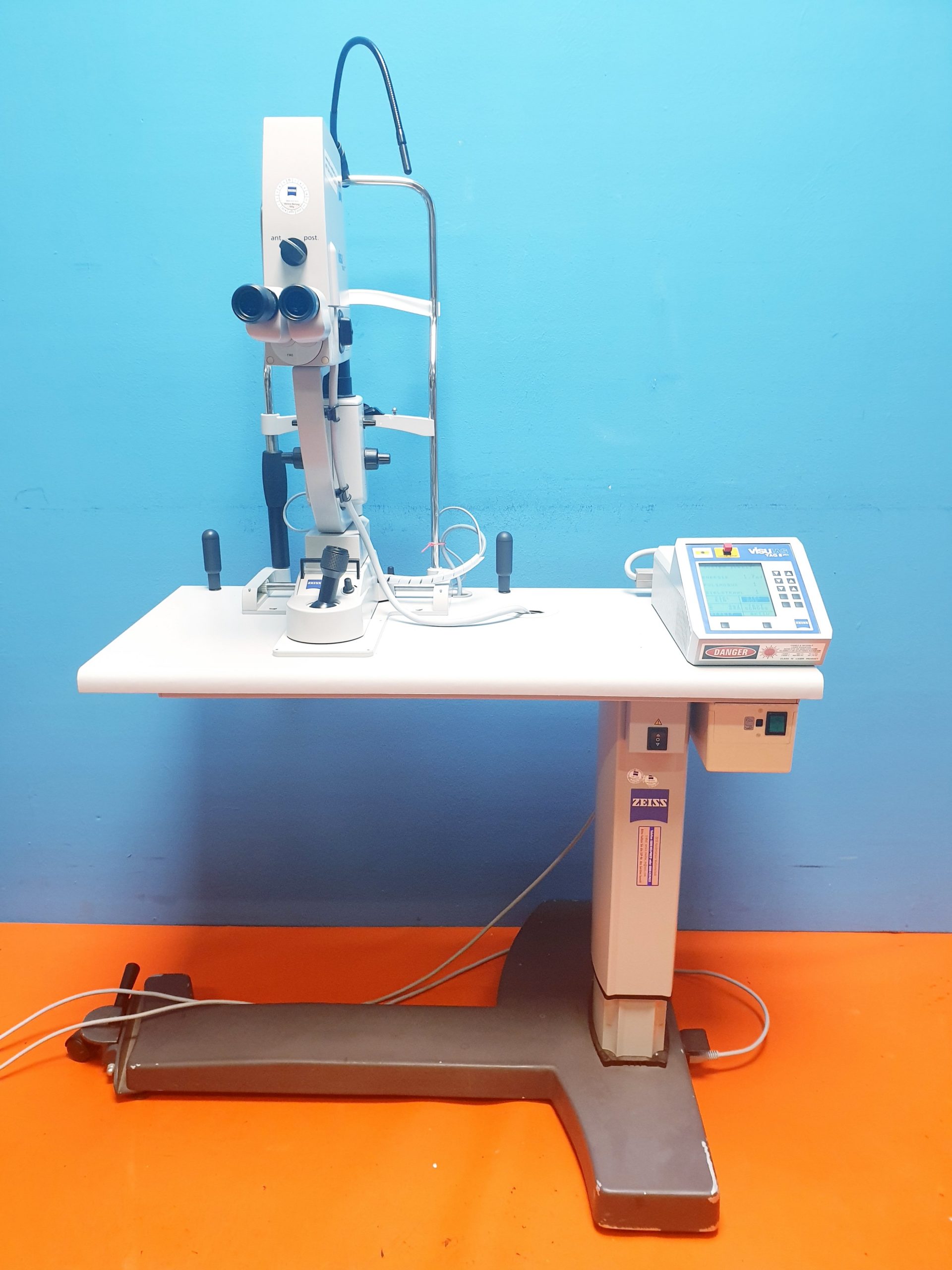 Zeiss VISULAS YAG II Plus Ophthalmic Laser
