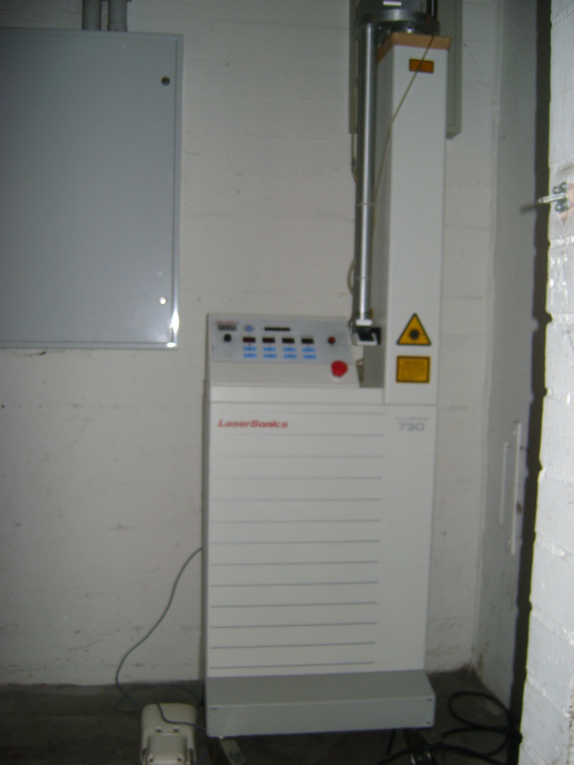 LaserSonics ILLUMINA 730 Laser Medical Fahrbar