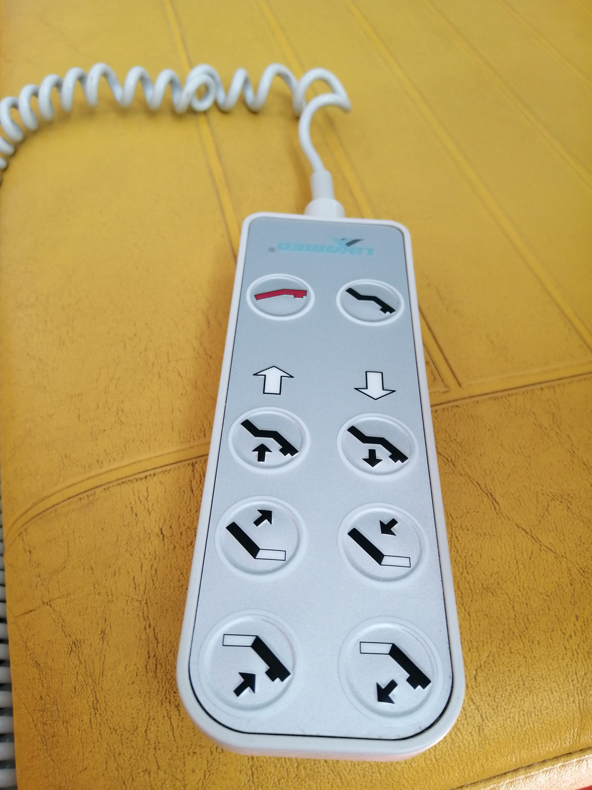 LIKAMED NOVO XSK 220 motorisierte Liege // für Dialyse , Untersuchung, ….