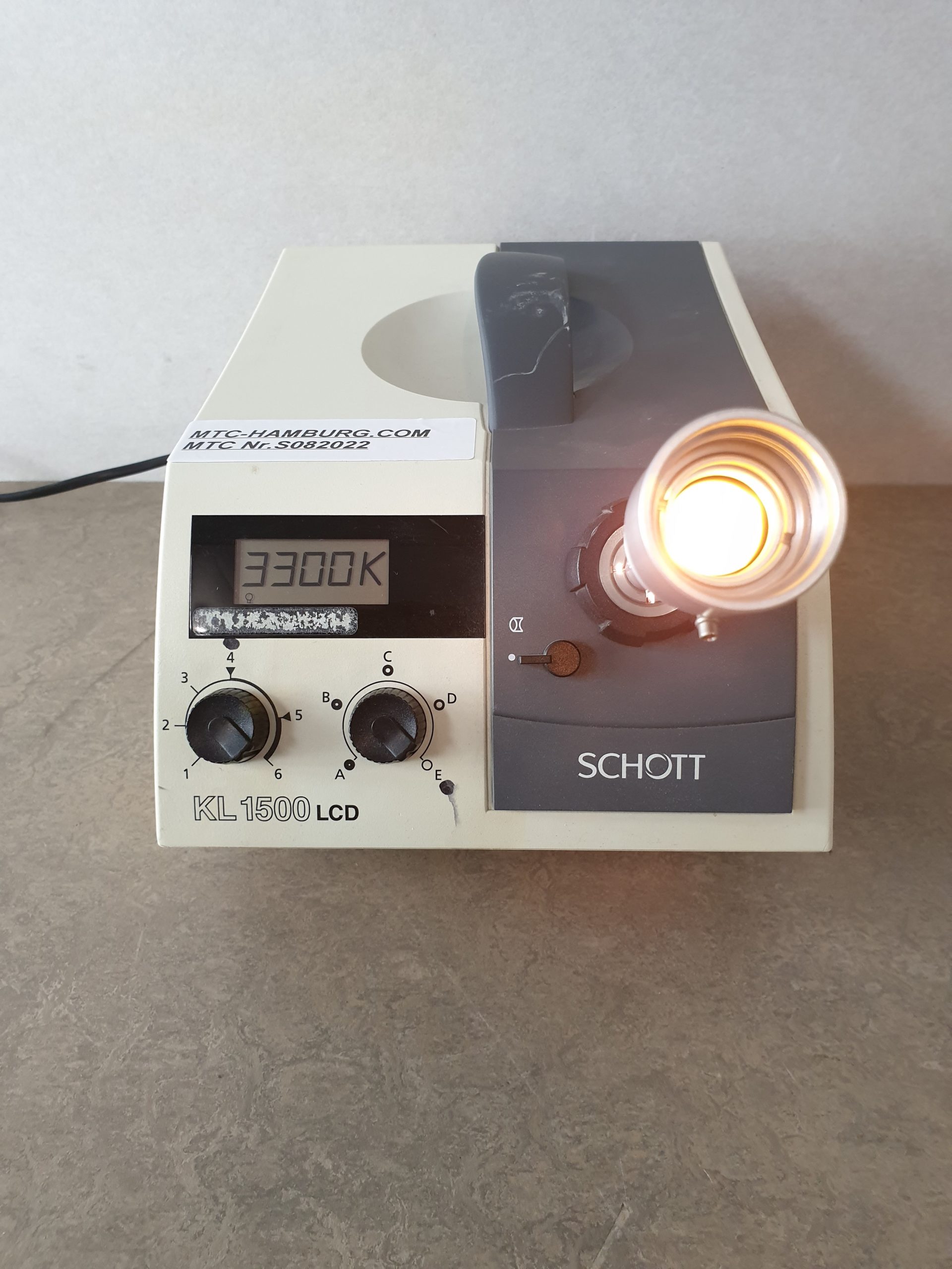 SCHOTT KL1500 LCD Kaltlichtquelle mit Adapter