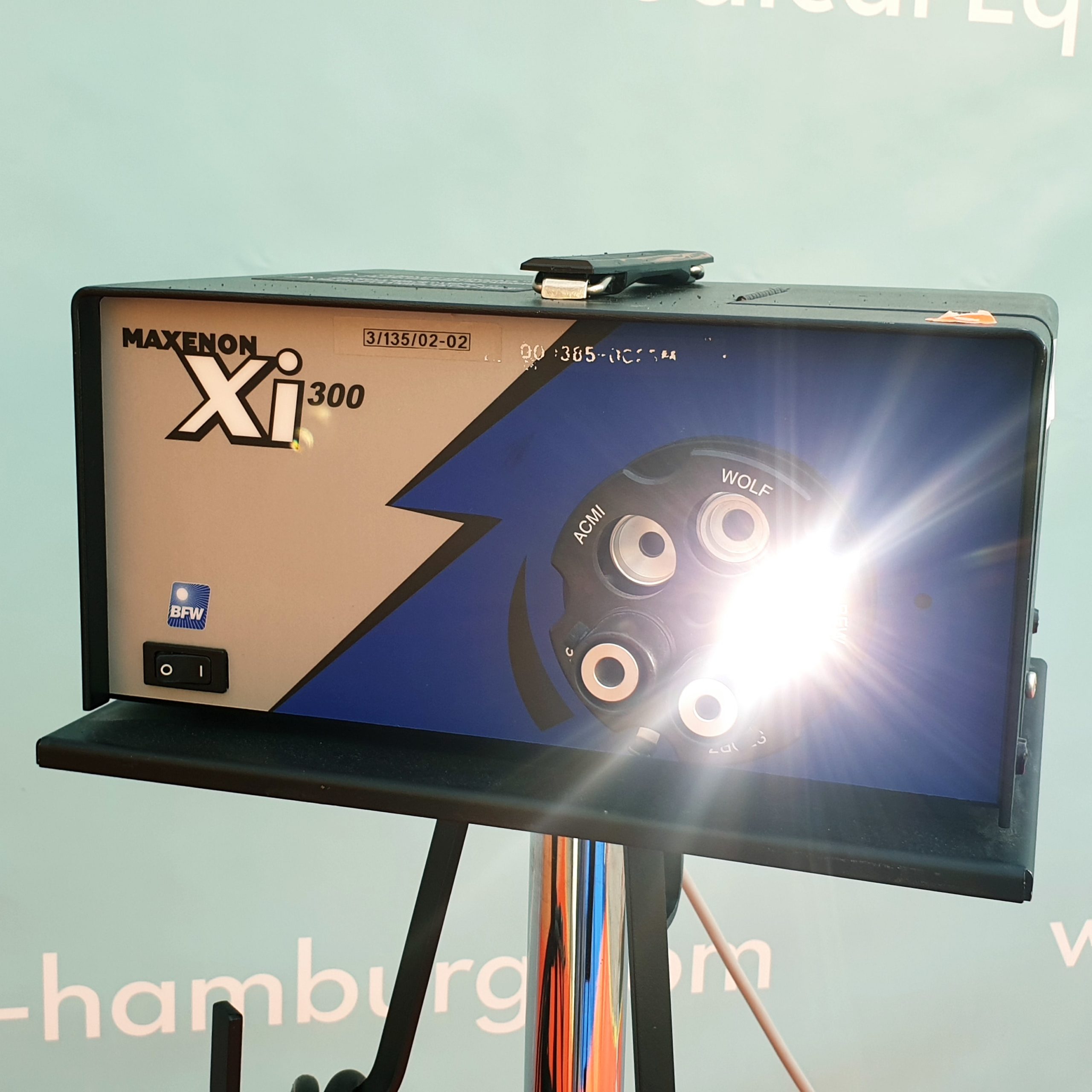 BFW Maxenon Xi 300 MID 3010 Light Source mit Kopfhaube // Lichtquelle // Fahrbar, auf Gestell , ….