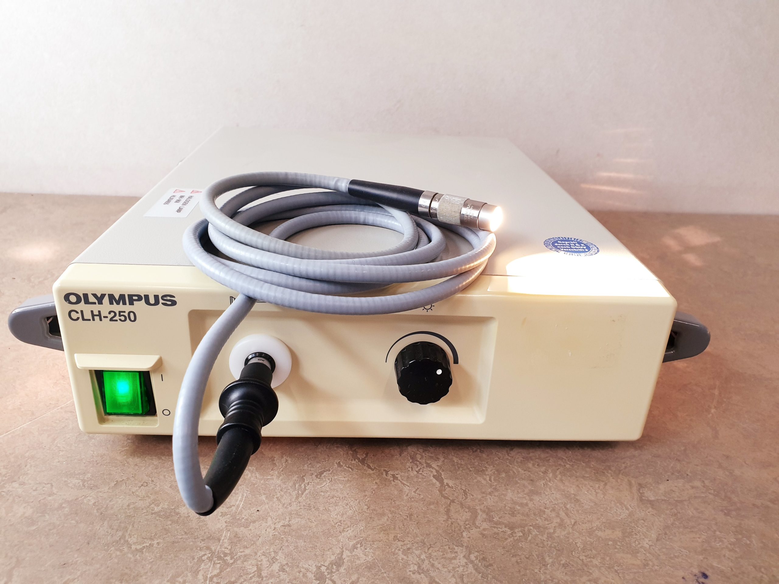 Olympus Kaltlichtquelle CLH-250 CLH250 mit Lichtkabel