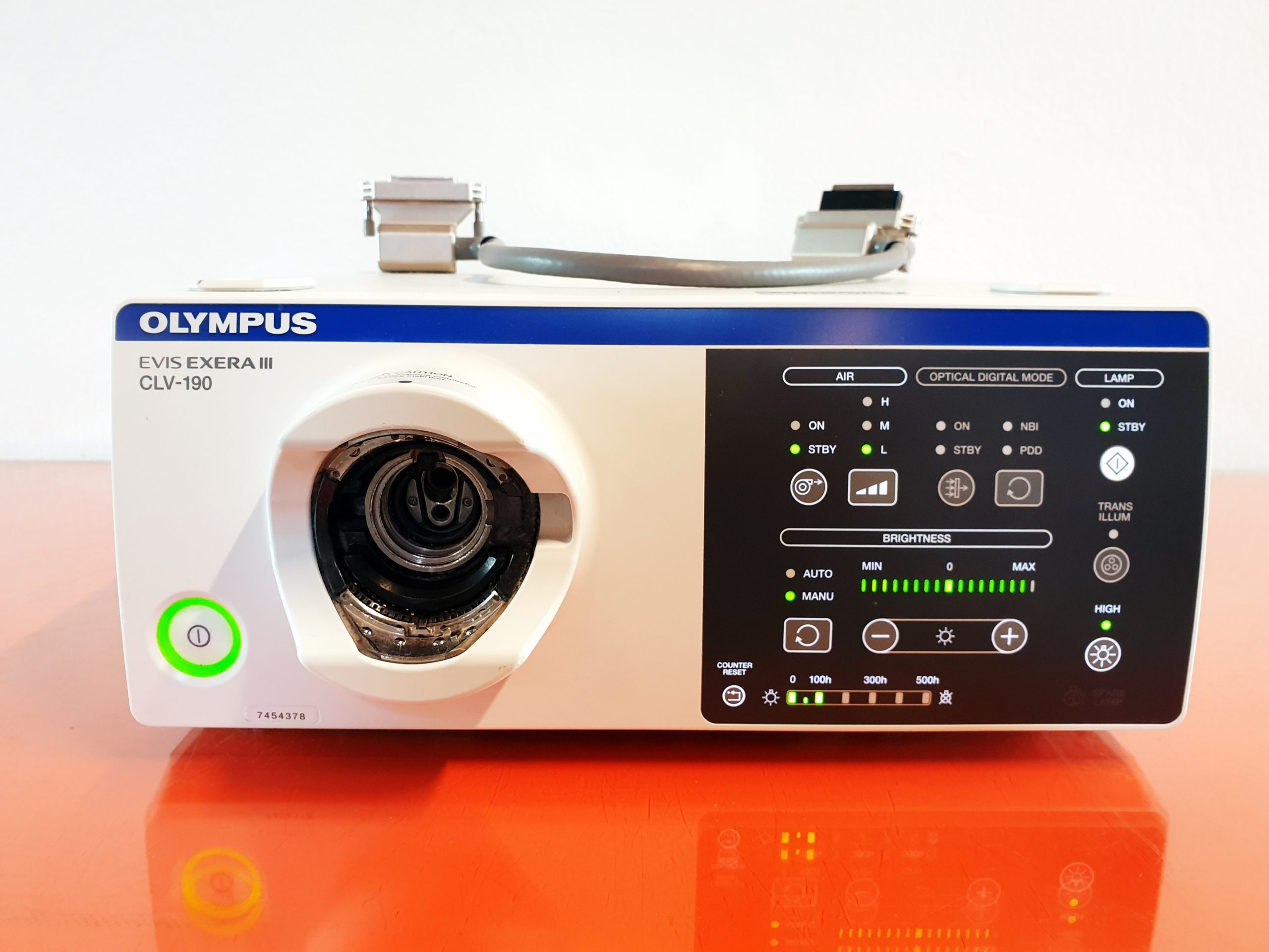 Olympus CLV-190 Evis Exera III Light Source Lichtquelle mit MAJ-1933 Konnektor