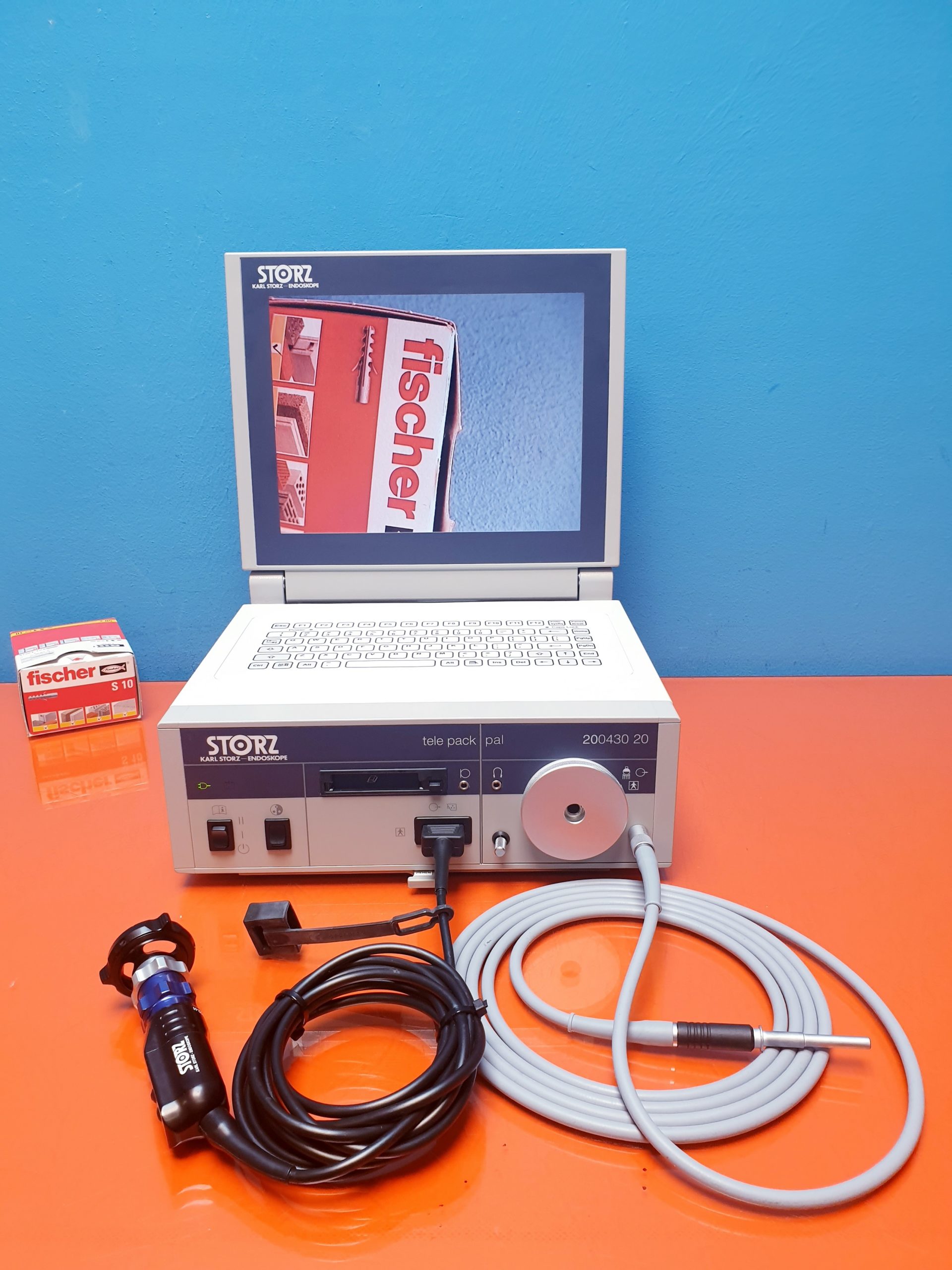 STORZ tele pack pal 20043020 mit STORZ telecam 20212030 Kamera Kopf und Lichtleiter