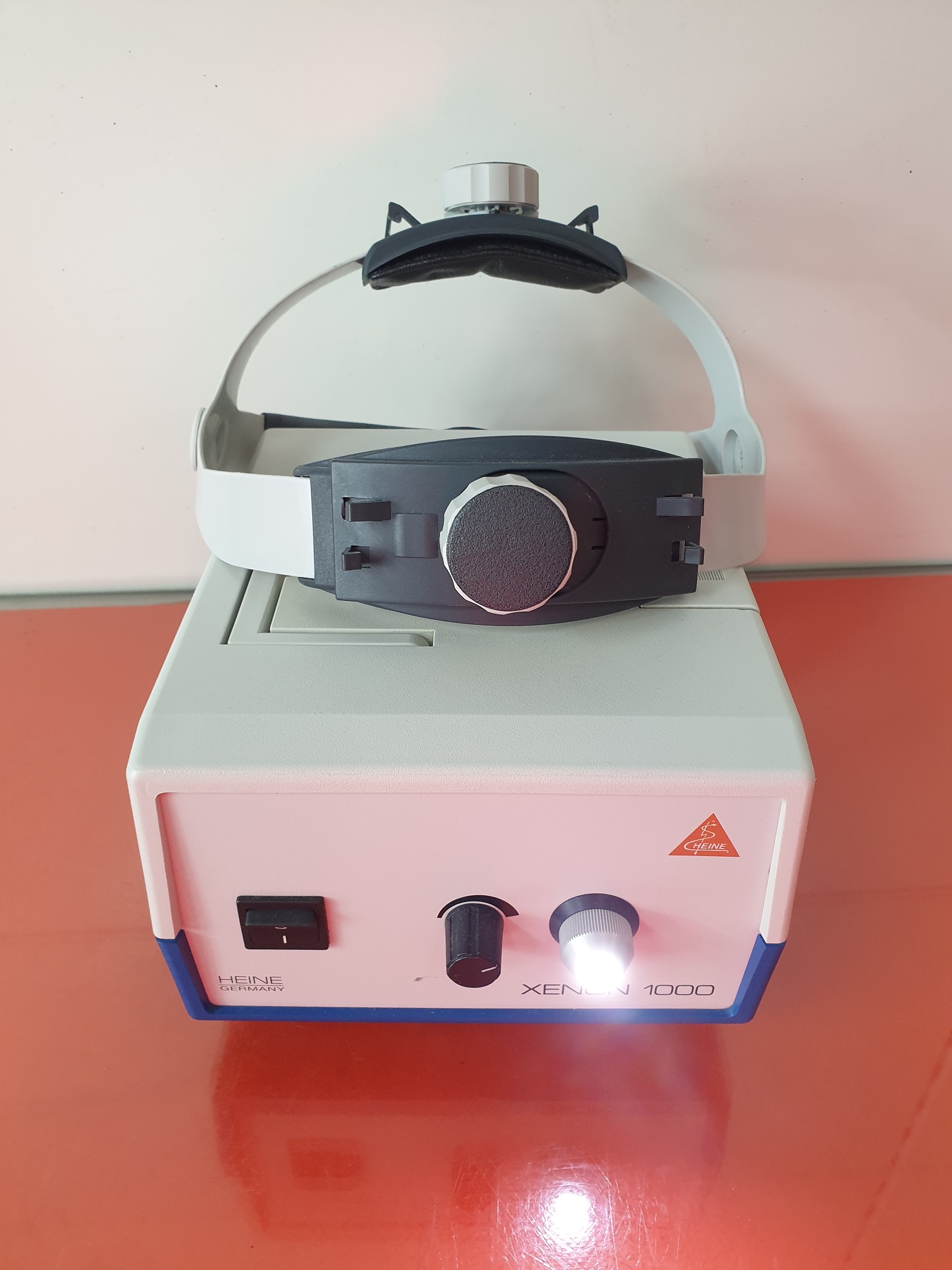 HEINE XENON 1000 Lichtquelle mit Haube Ohne Lichtkabel