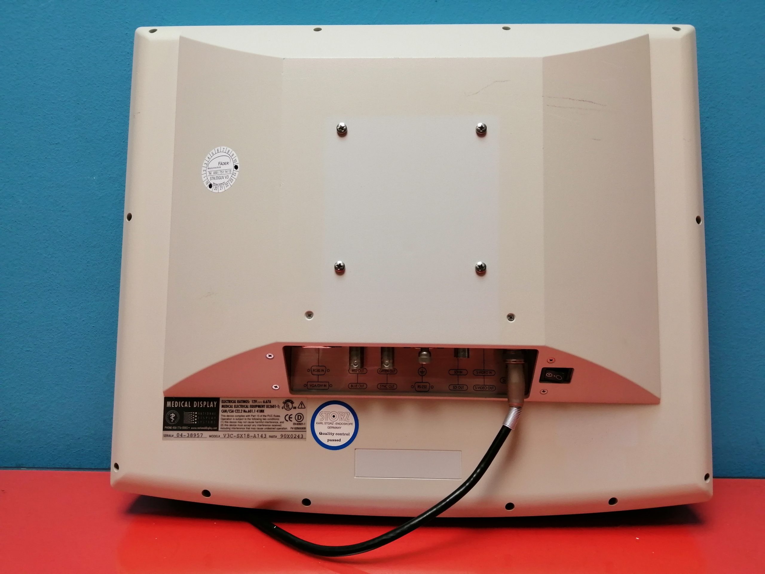 NDS V3C-SX18-A143 LCD Medical Display Monitor 18 video endoscopy mit Netzteil