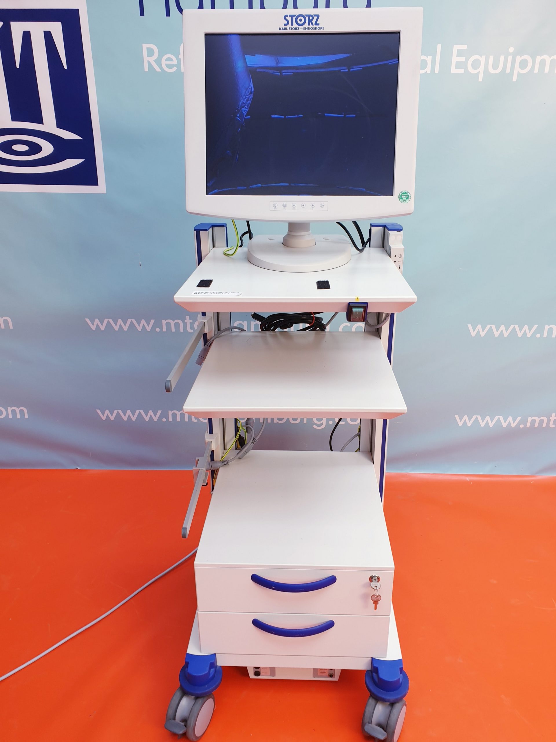 Storz 29003TBK – 29003AWG Gerätewagen Rollbar für die Endoskopie + Radiance sc-sx19-a1a11 19″ Video Endoskopie Monitor