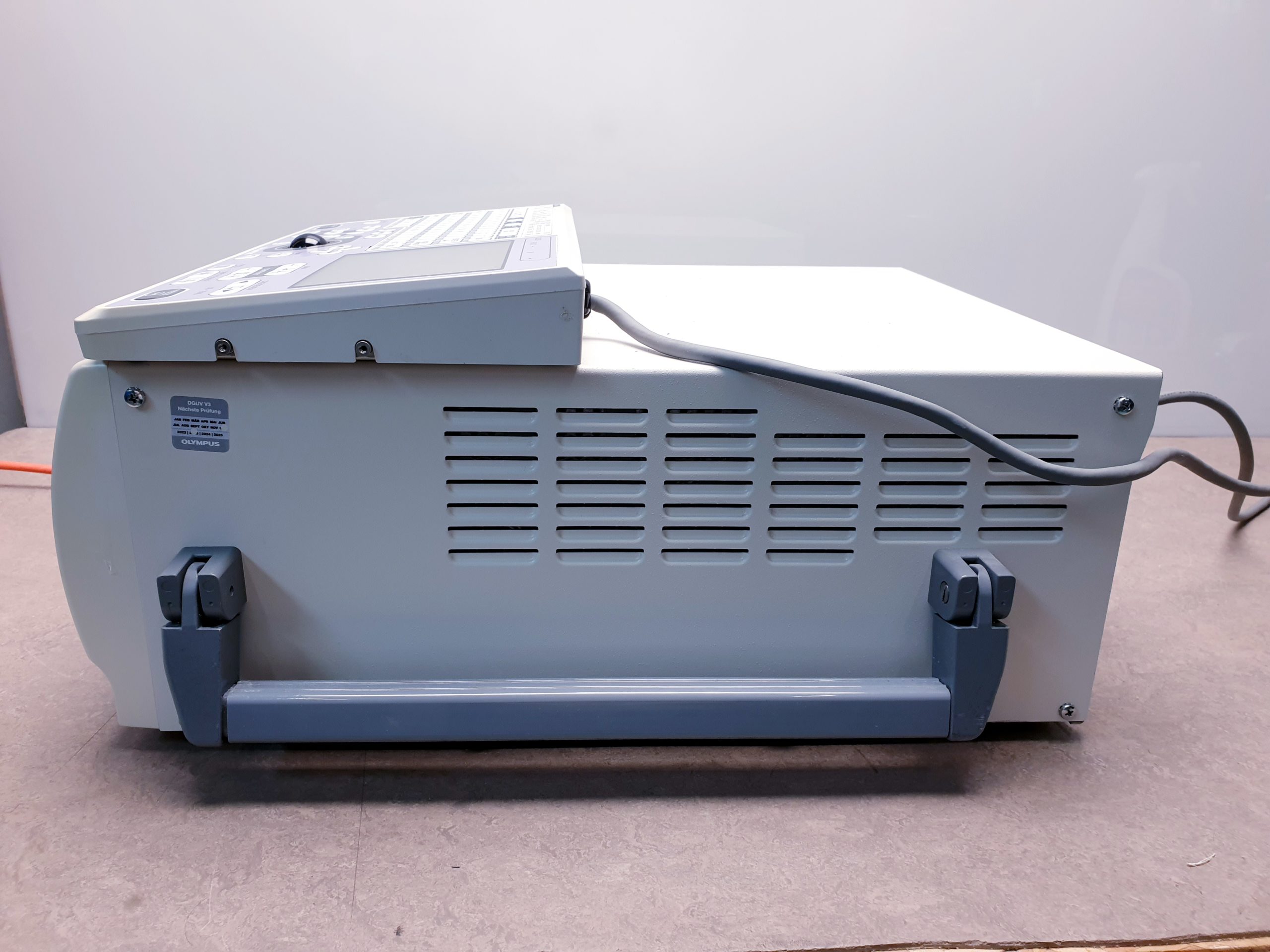 Olympus EU-ME1 Endoscopy Ultrasound Processor mit Tastatur