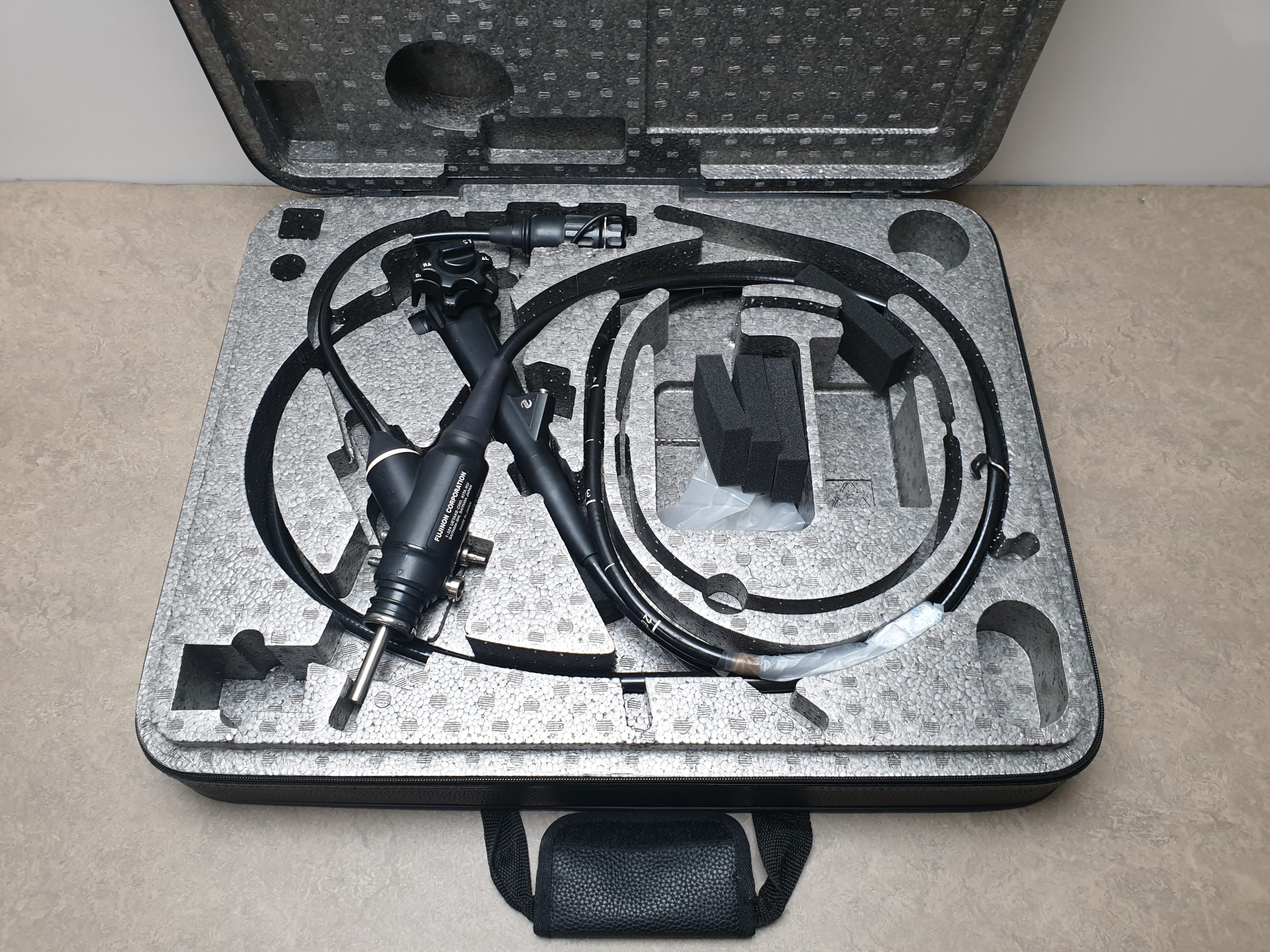 Fujinon Fuji ED-530XT8 Video-Duodenoskop – defekt – Entmantelt