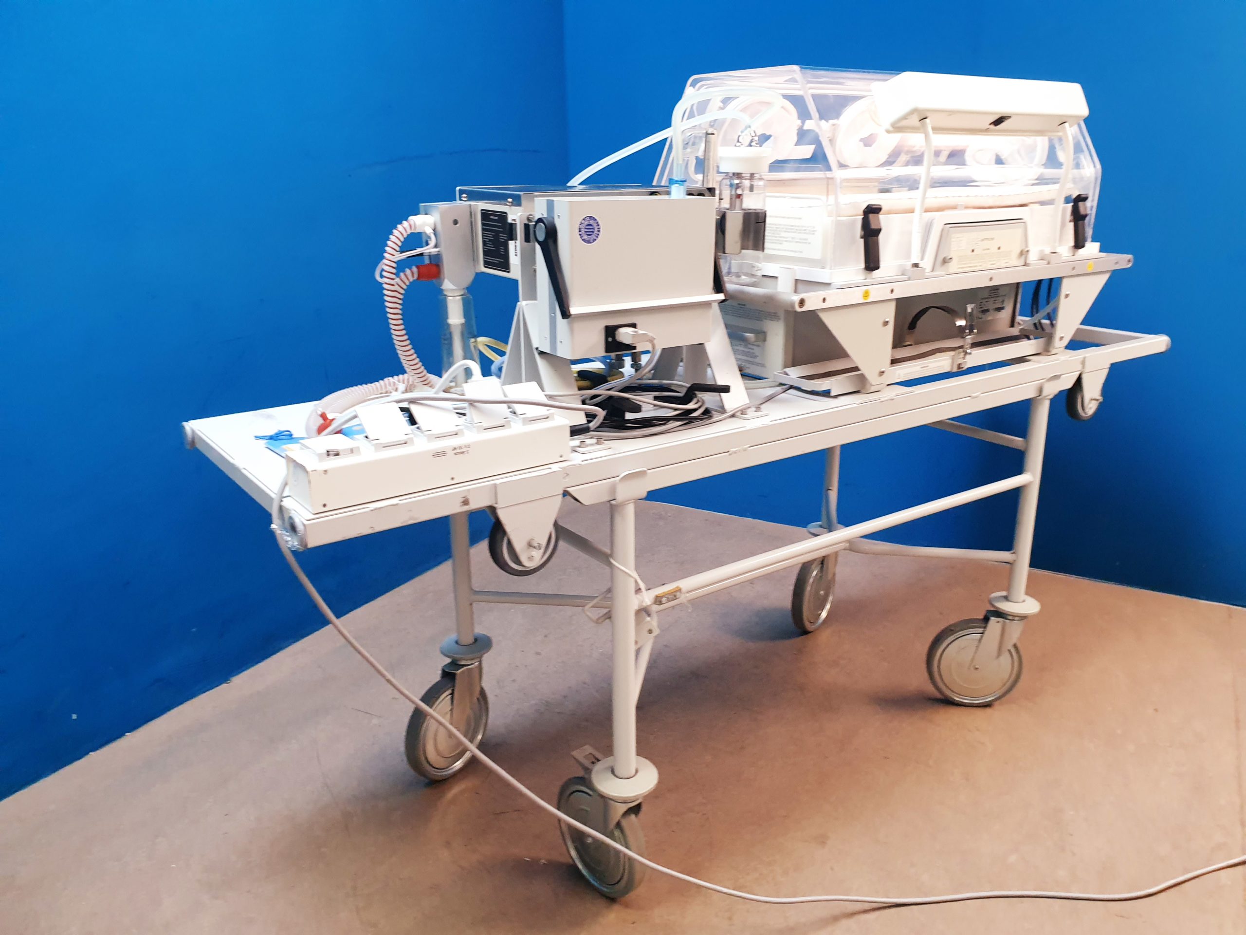 Draeger – Dräger Isolette TI500 Transport Inkubator + Paedivac Akku Heinen Löwenstein + stephan Reanimator F120