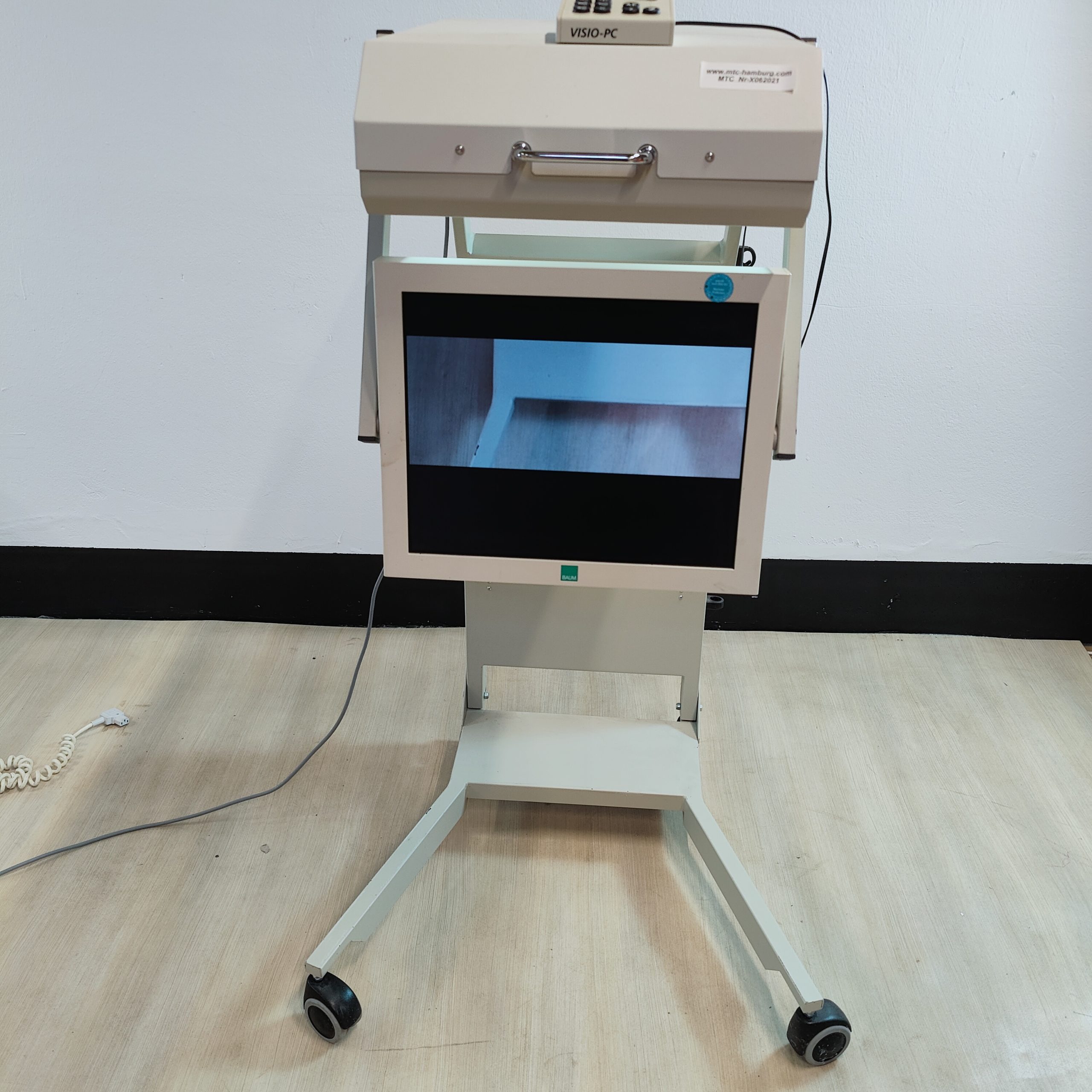 BAUM Retec VISIO PC Bildschirm Lesegerät auf fahrbarem Gestell