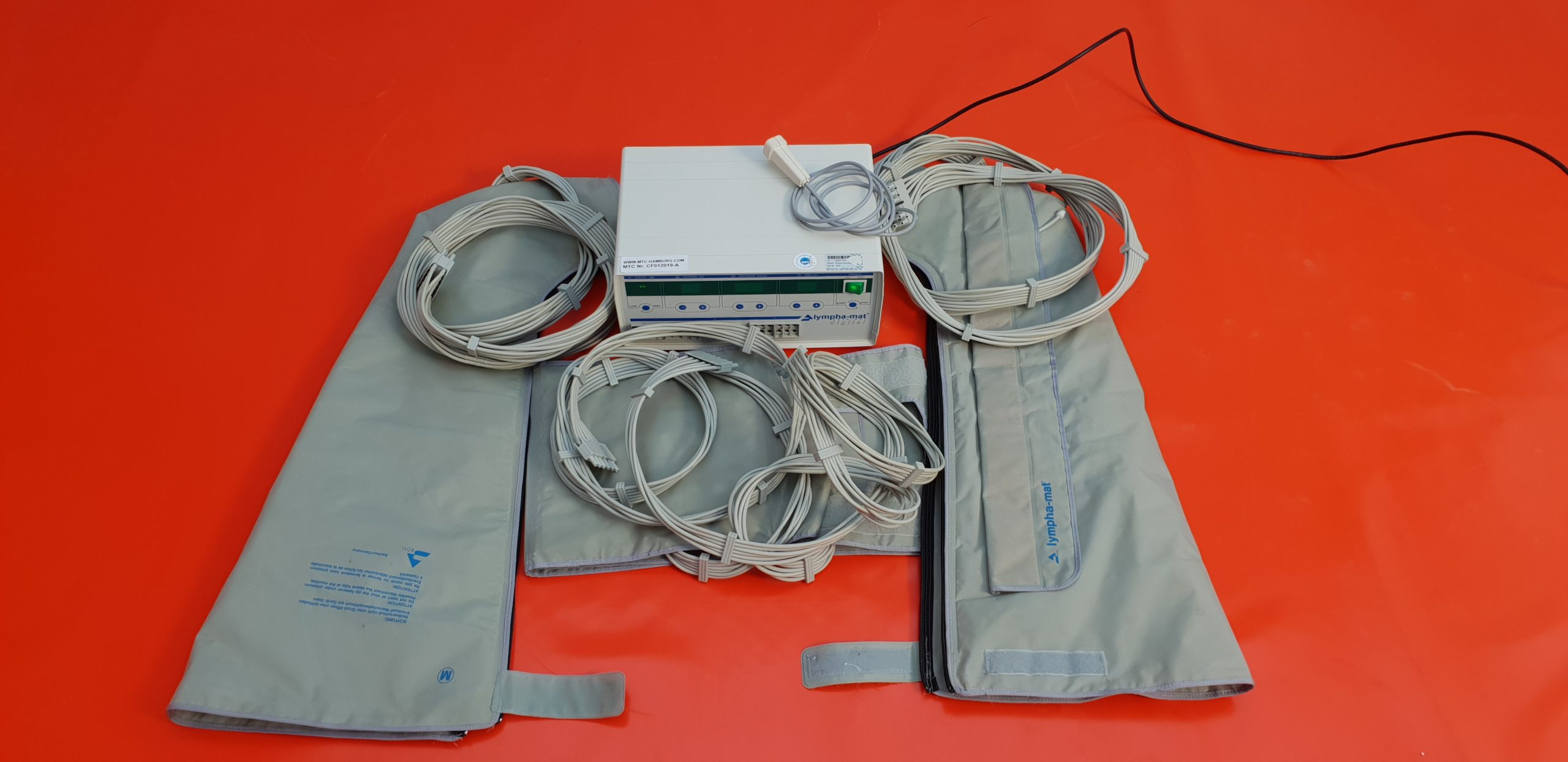 Lympha-mat Gradient digital Lymphdrainagegerät mit Manschetten