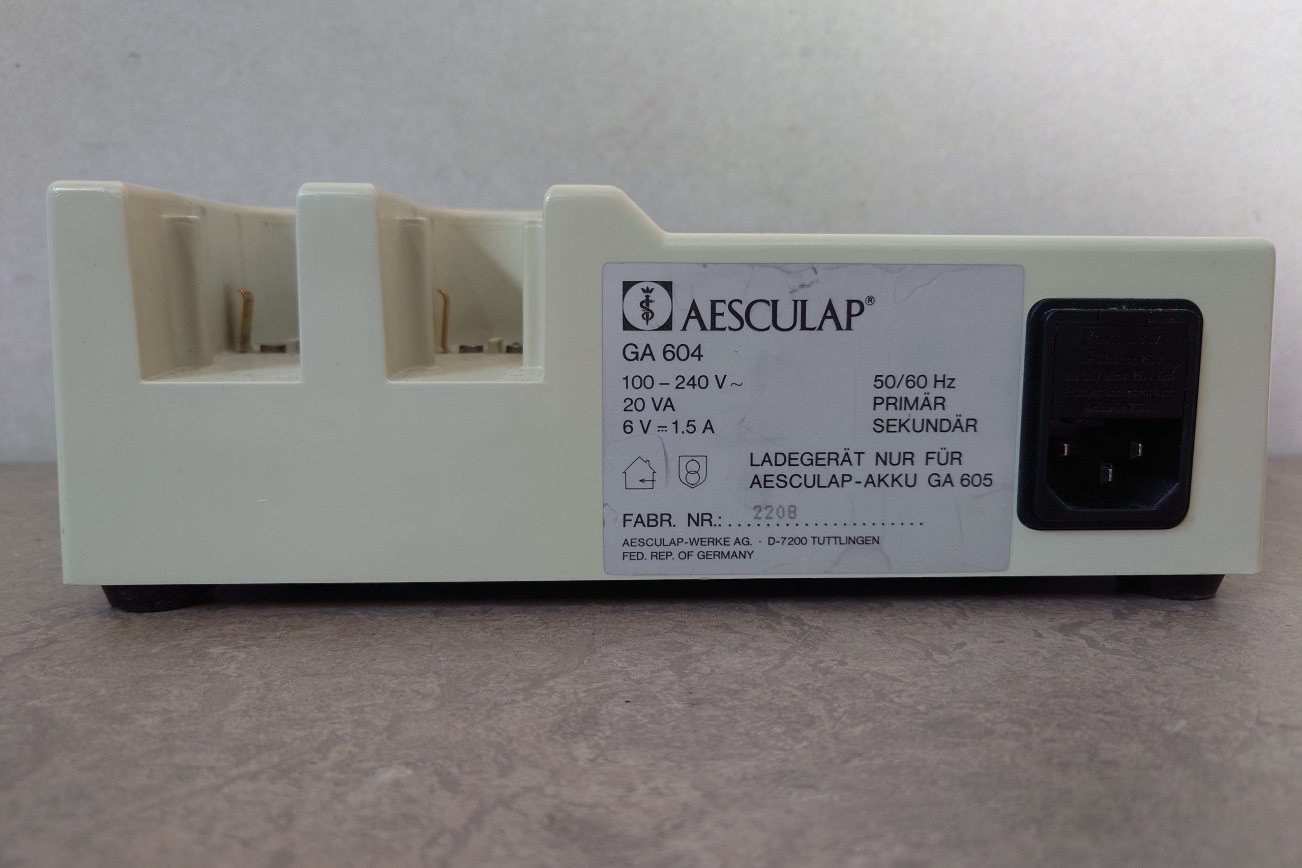 Aesculap GA604 // GA 604 Ladegerät