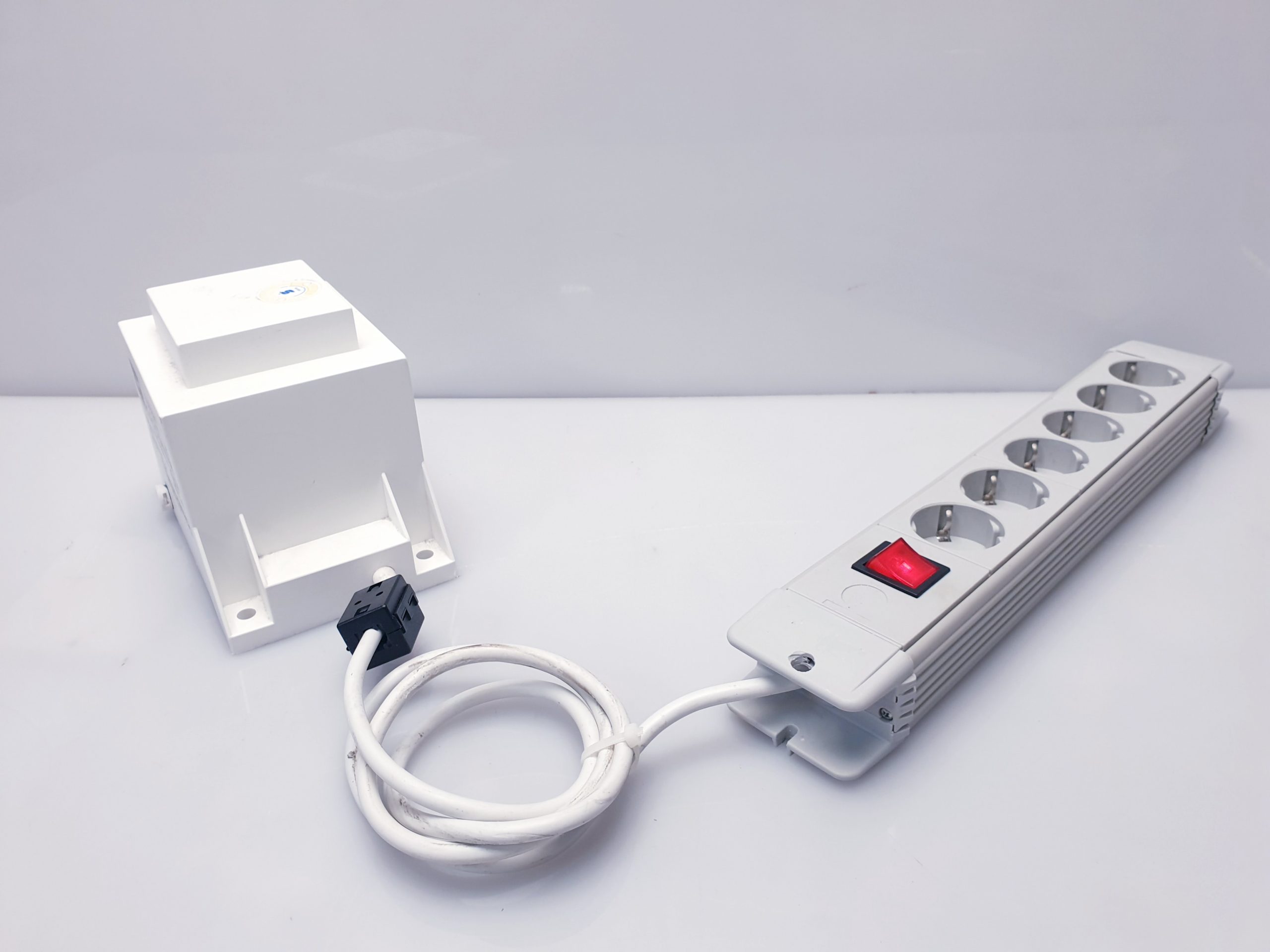 BLOCK B0012047 500Watt Trenntrafo