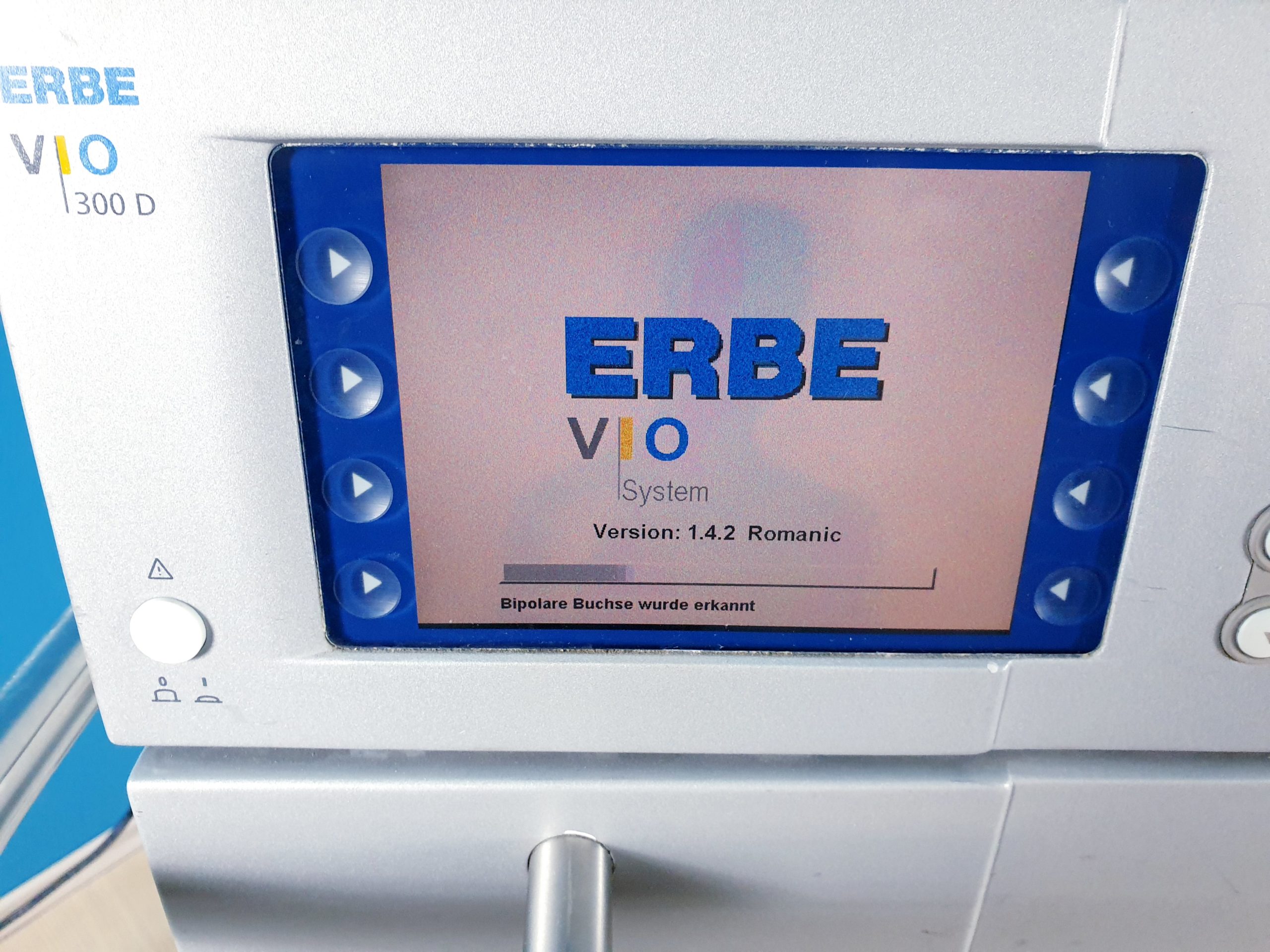 Erbe VIO 300D // VIO 300D HF-Gerät Hochfrequenz-Chirurgiegerät Version 1.4.2 Romanic mit Fhargestell und Fusspedal