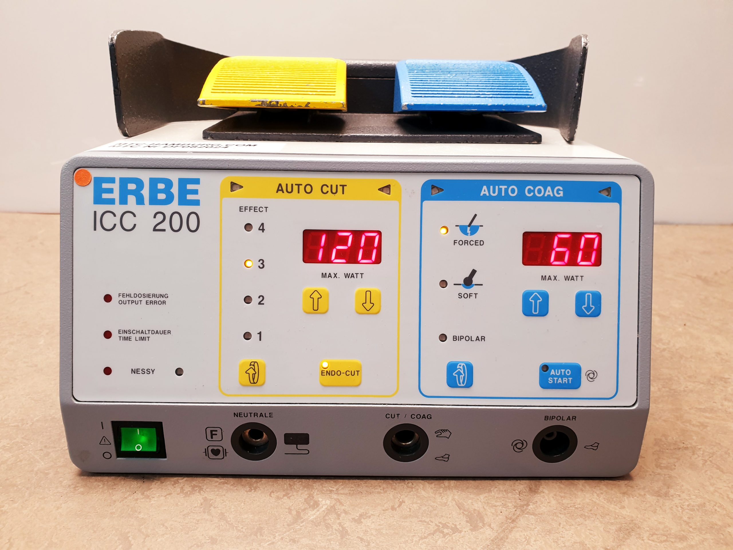Erbe ICC 200 mit Fußschalter – HF Gerät