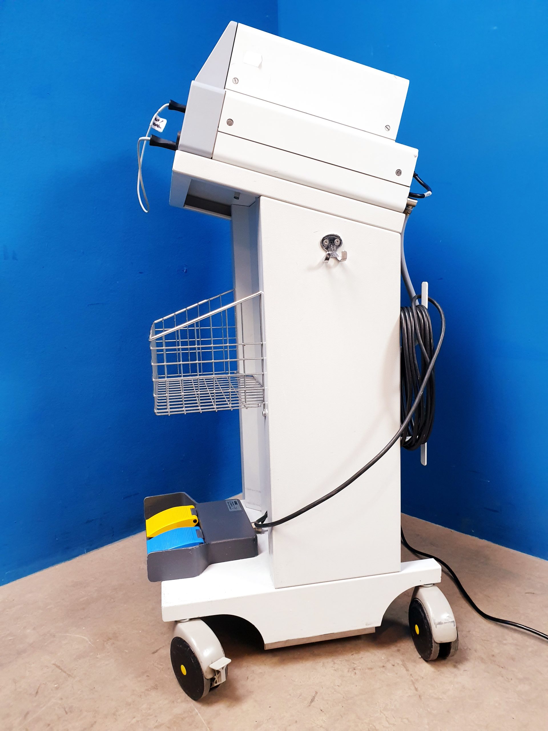 Erbe ICC 200 – ICC200 HF Gerät mit Fußschalter, Fahrgestell und APC 300 Modul