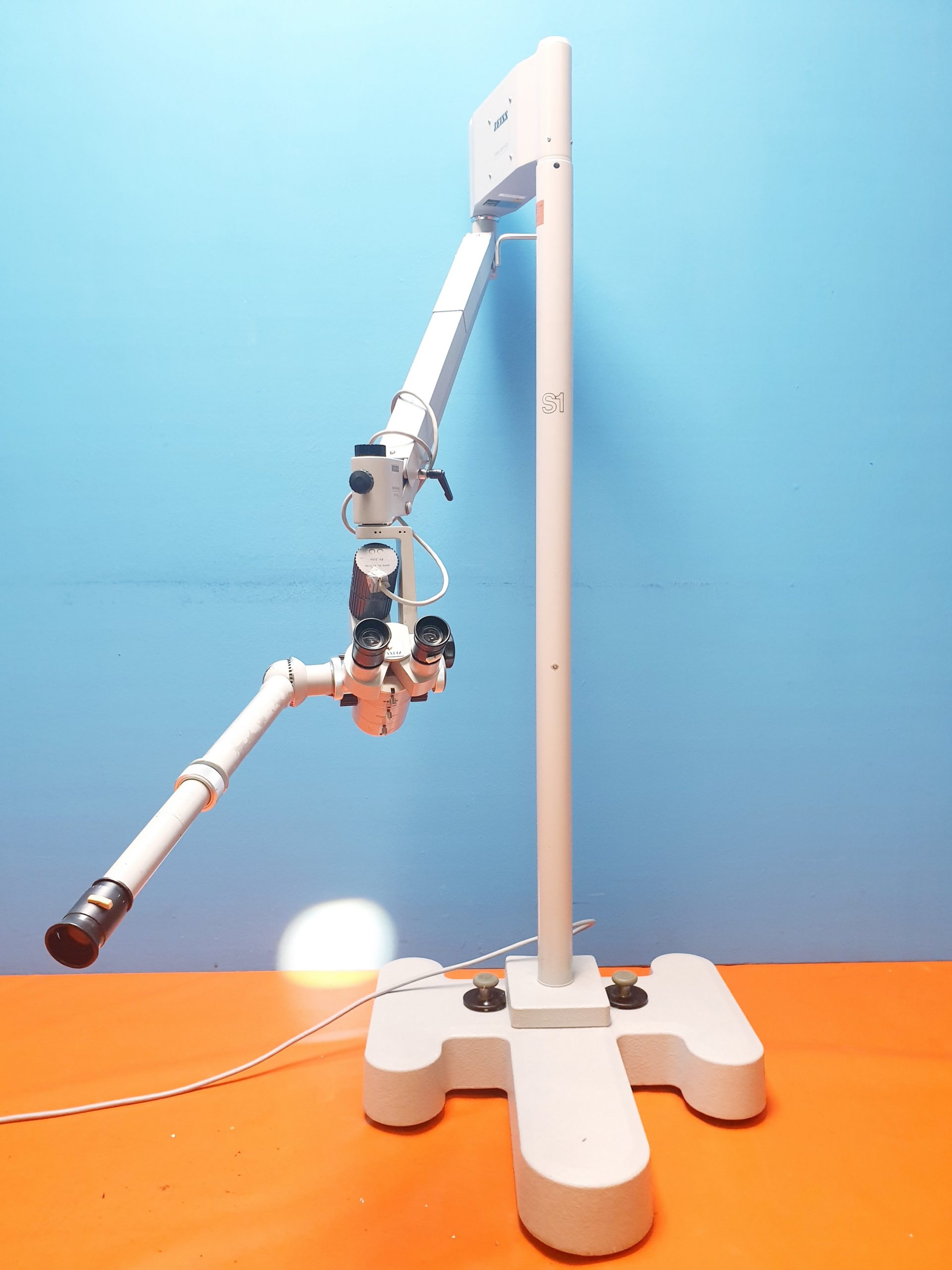 Zeiss OPMI9 // OPMI 9 Mikroskop auf Fahrbarem Stativ SO f 200 f=125