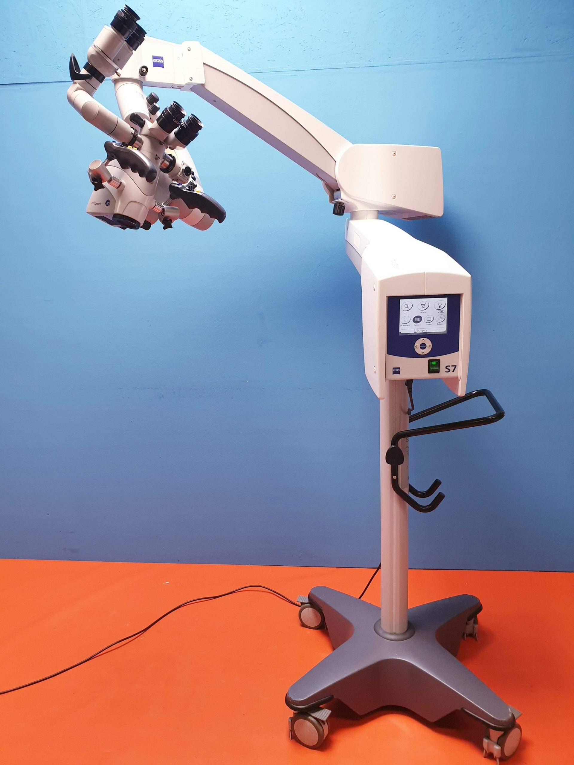 ZEISS OPMI Sensera OP-Mikroskop für HNO und Zahnheilkunde