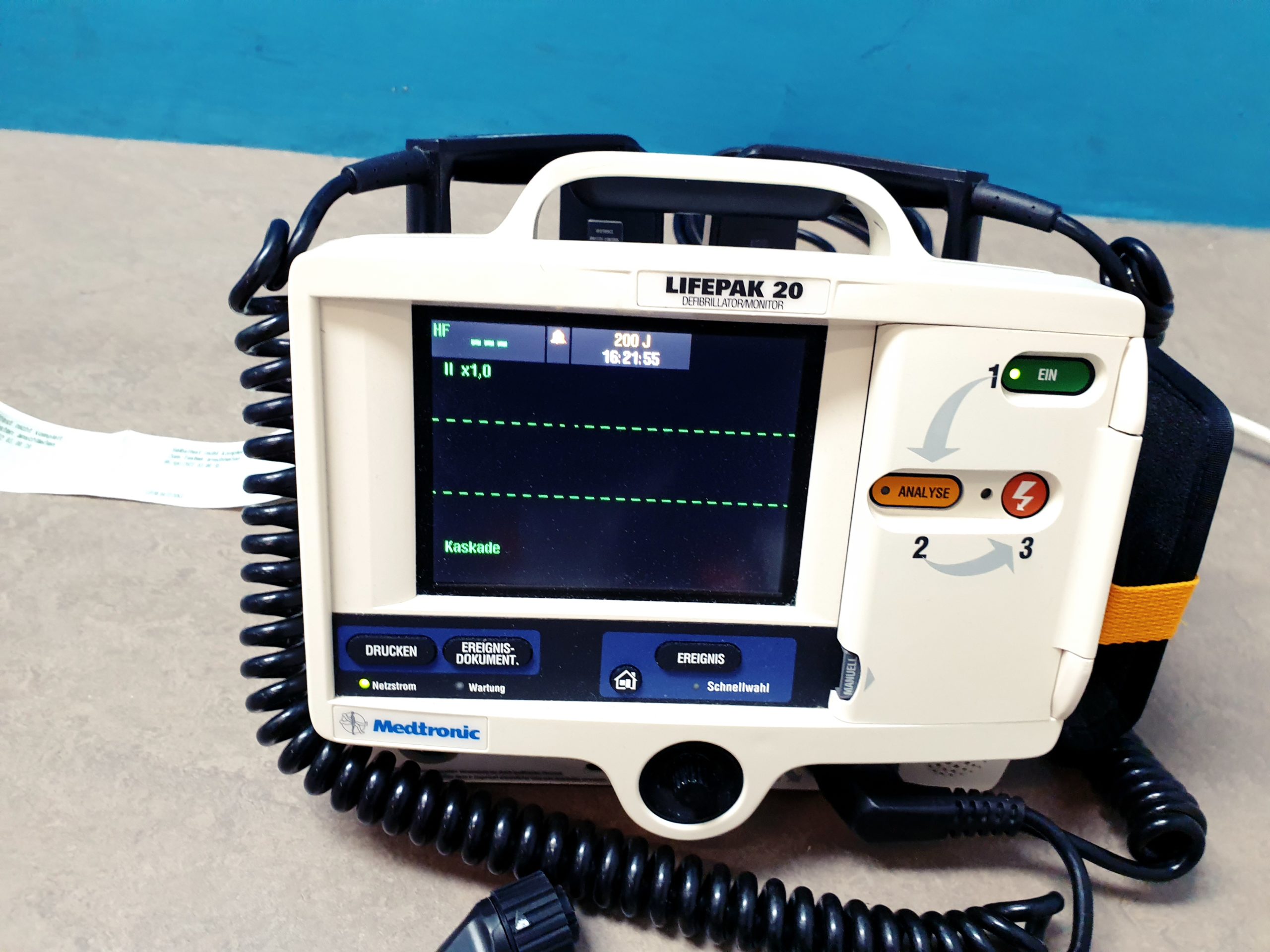 MEDTRONIC Lifepak 20 Defibrillator mit Zubehör, EKG, …..