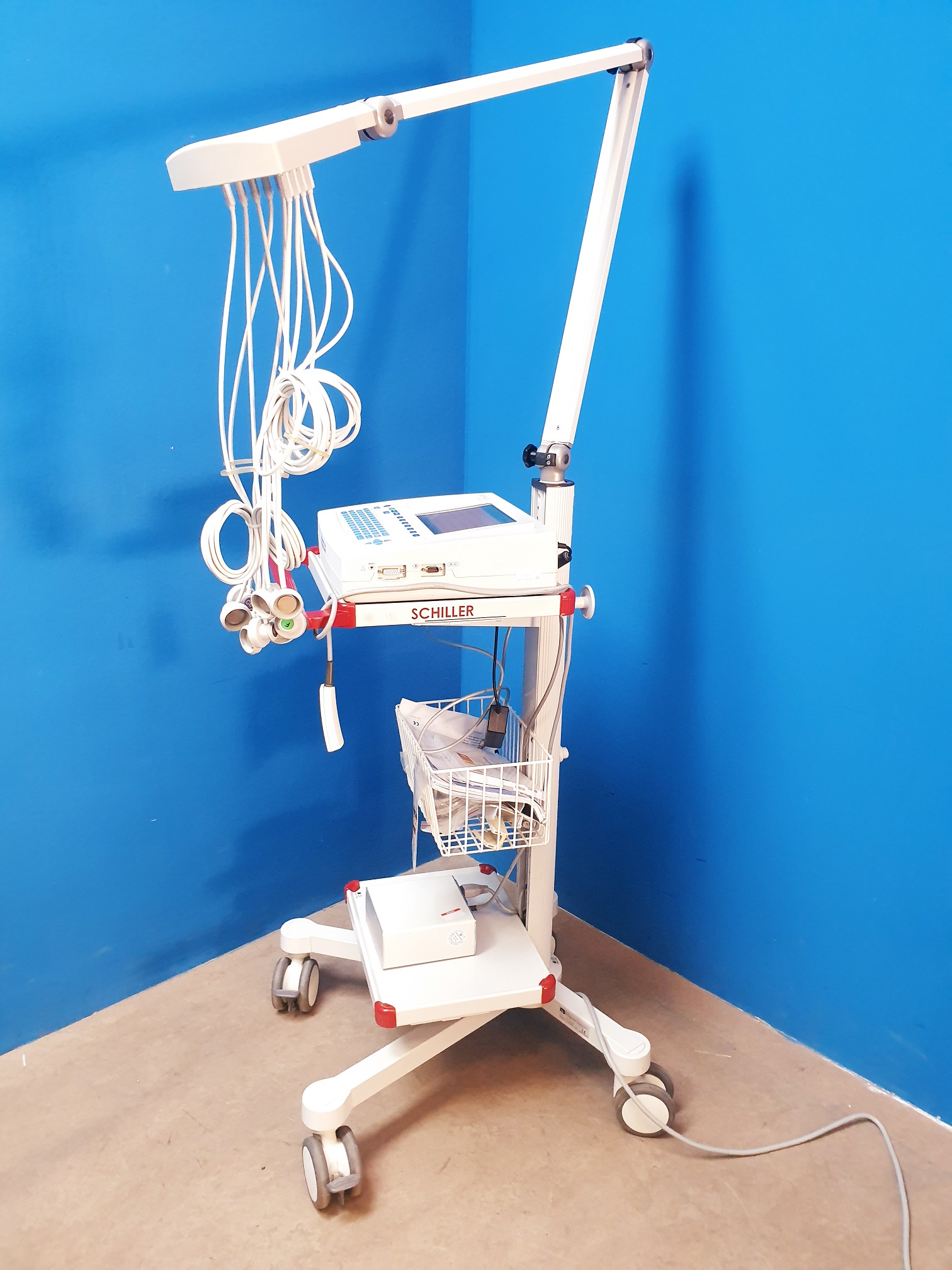 Schiller Cardiovit at-102 plus ekg + DT80 Sauganlage