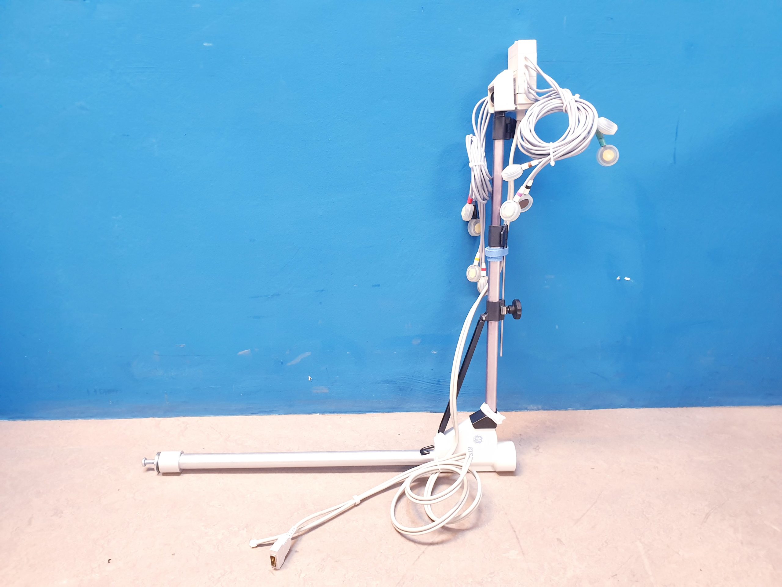 GE Kiss ekg mit Tragearm