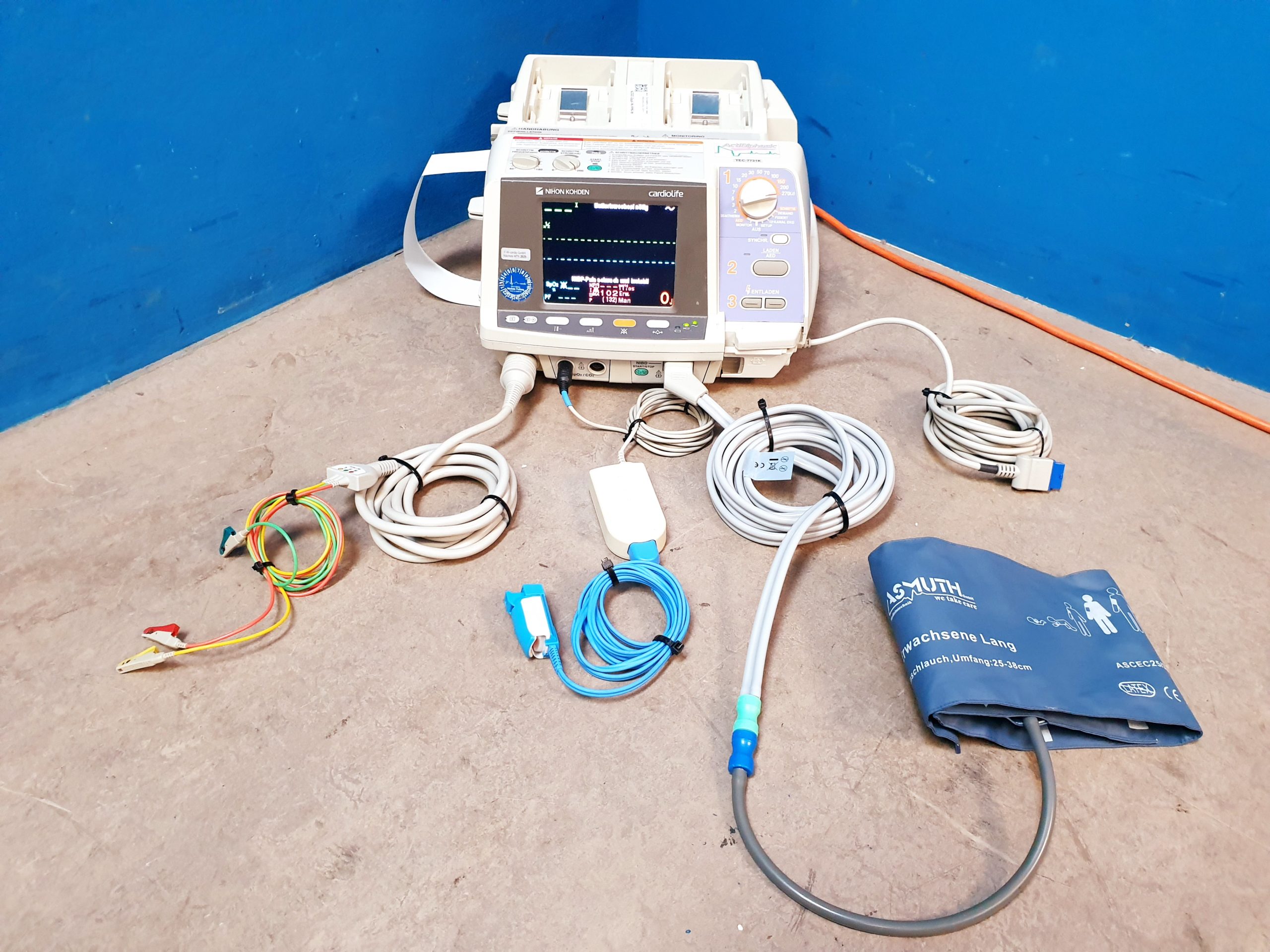 Nihon Kohden Cardiolife Tec-7731K Defibrillator