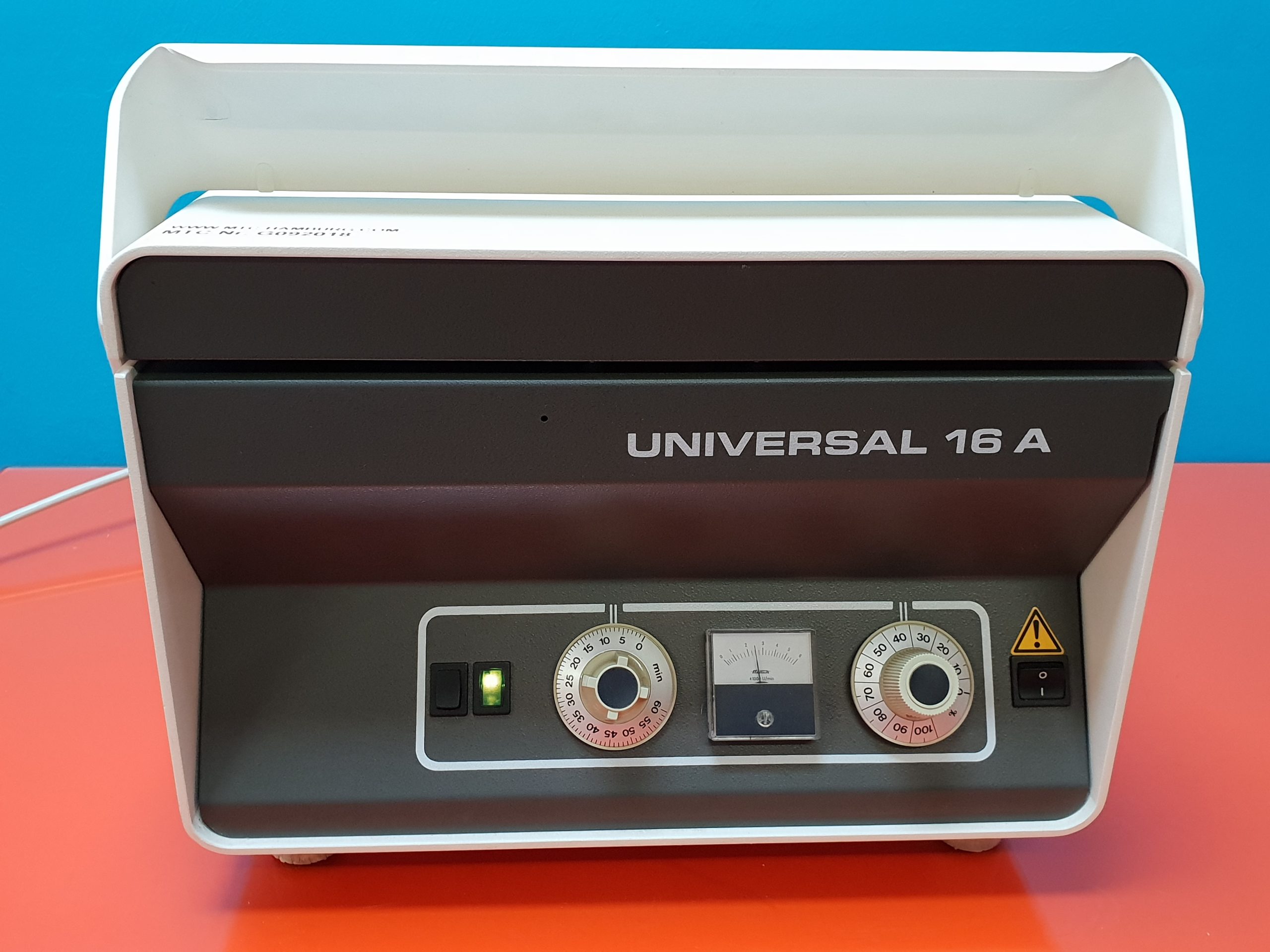 HETTICH UNIVERSAL 16A // 16 A Zentrifuge 12 X 25g 5000 U/mn