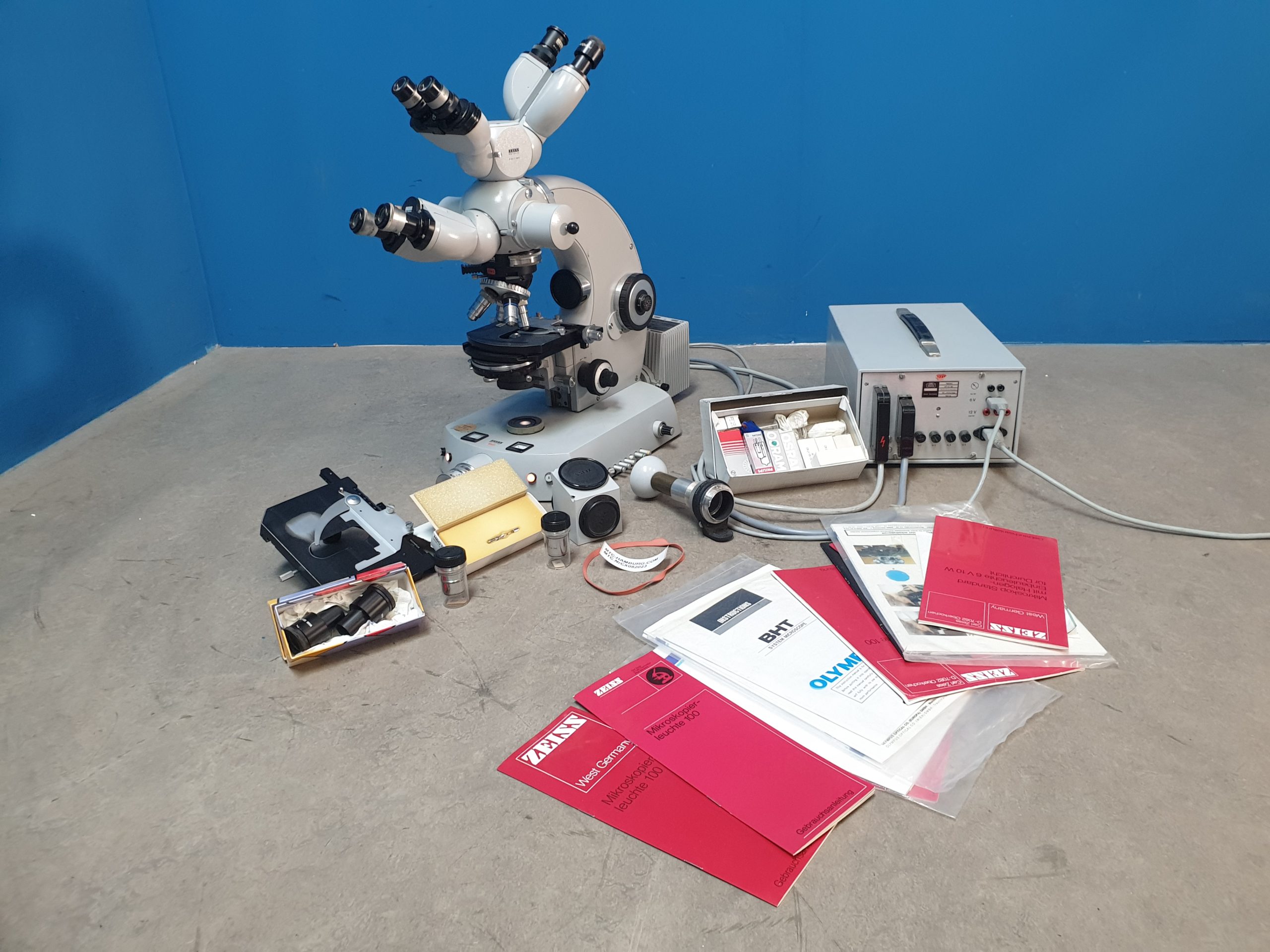 Carl Zeiss BHT Diskussionsmikroskop Universal Mikroskop Durchlicht DIC Polarisation mit Zubehör