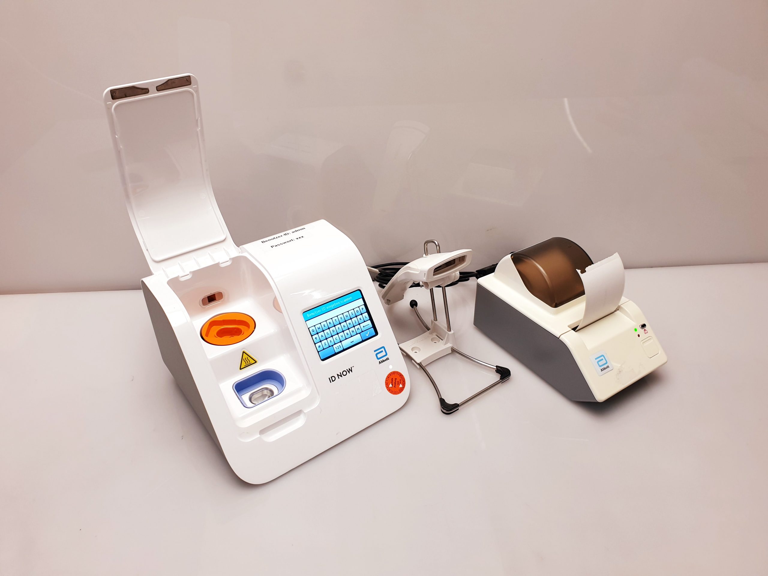 Abbott ID NOW Immuntest-Analysegerät