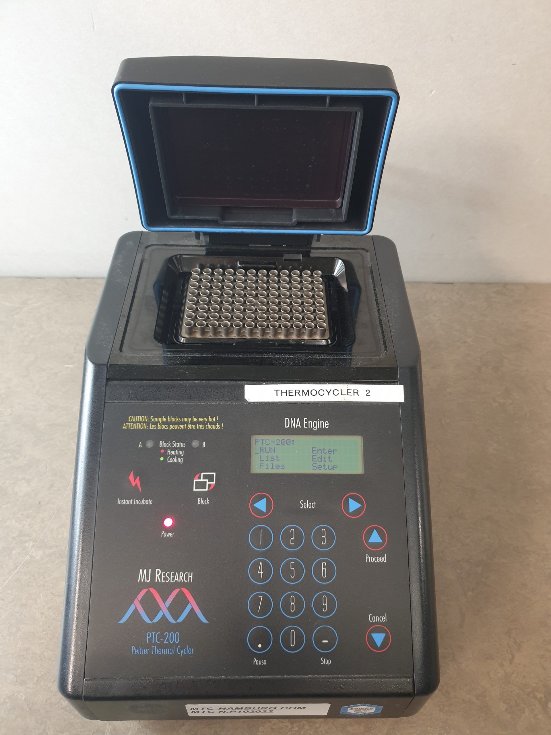 BIO-RAD PELTIER THERMAL CYCLER PTC-200 PCR Thermal Cycler