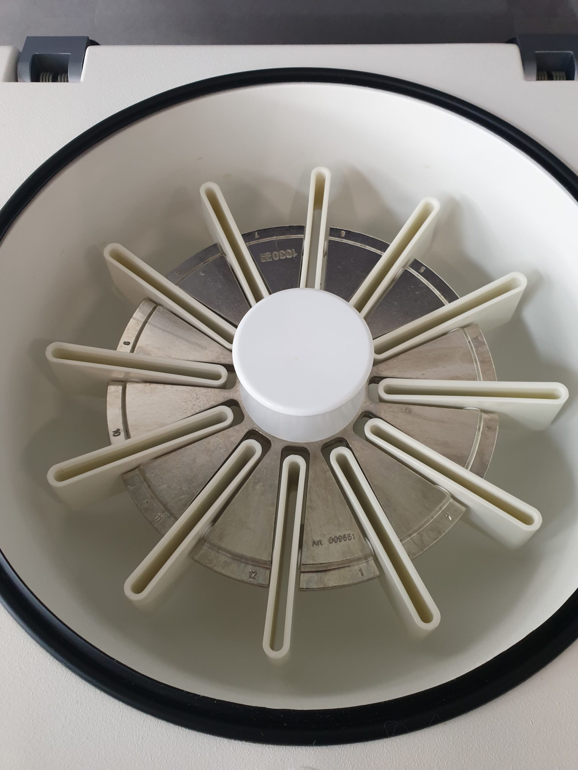 DiaMed-ID – ID-Centrifuge 12 S II Zentrifuge