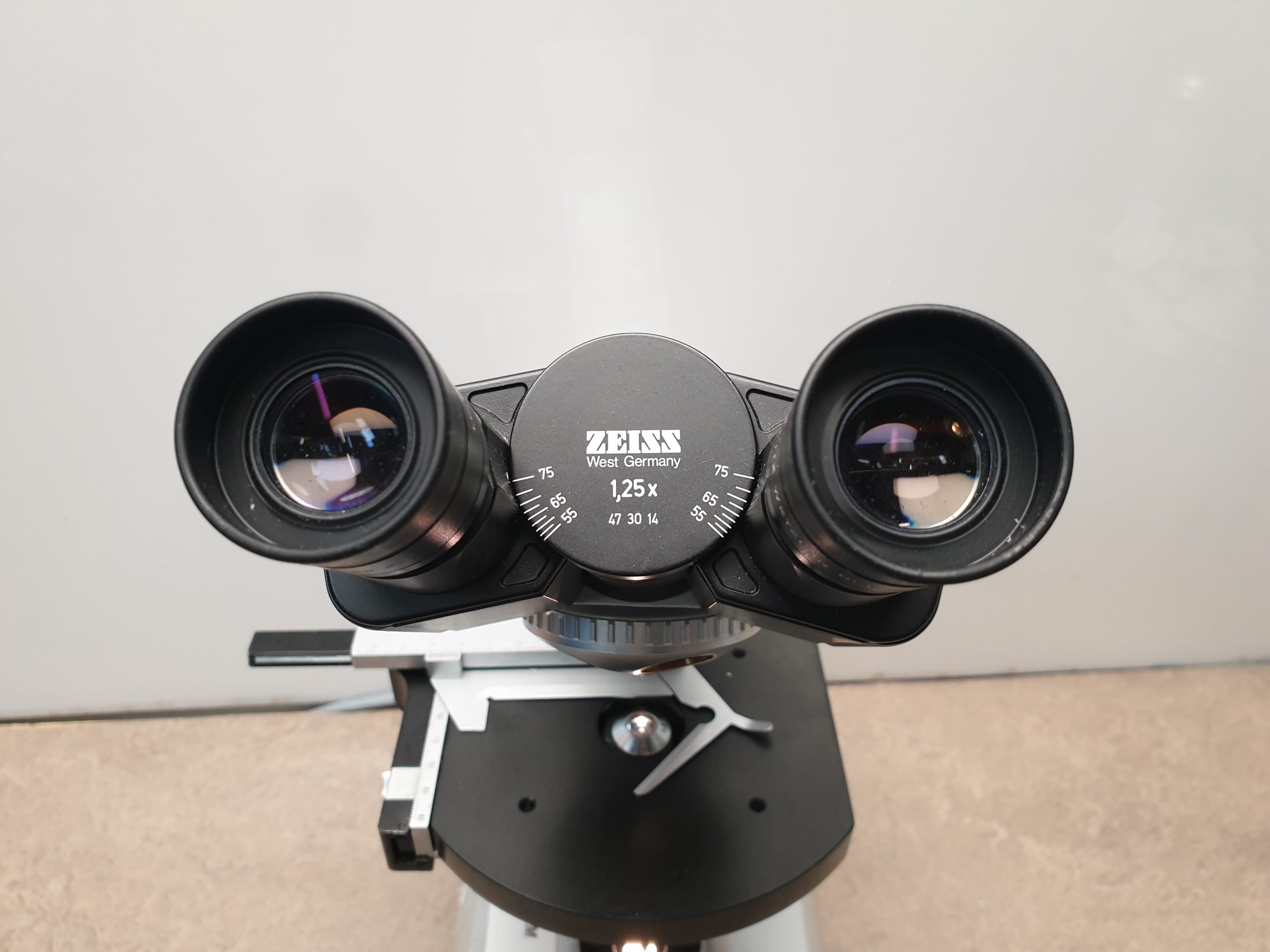 Zeiss Miktoskop Ohne Obkjektive + 2 Okkulare