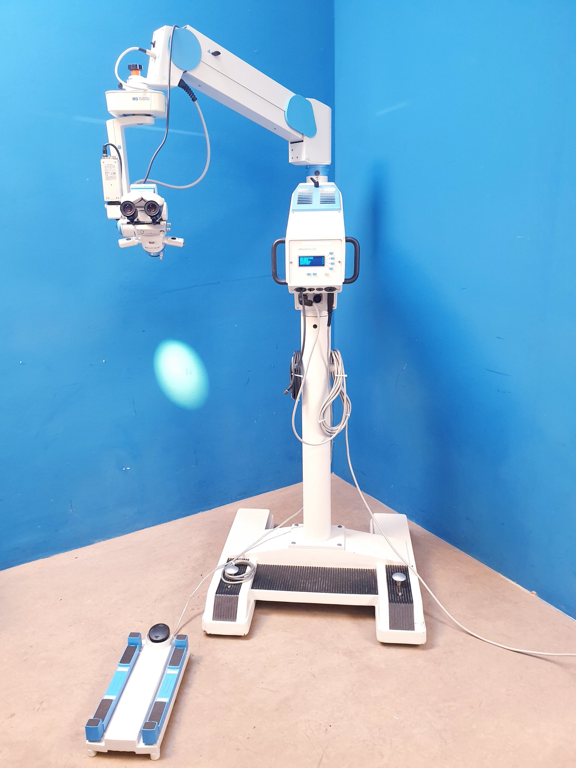 Möller Wedel HI-R900 auf FS3-21 Fuss – Opphtalmoplogisches Mikropskop
