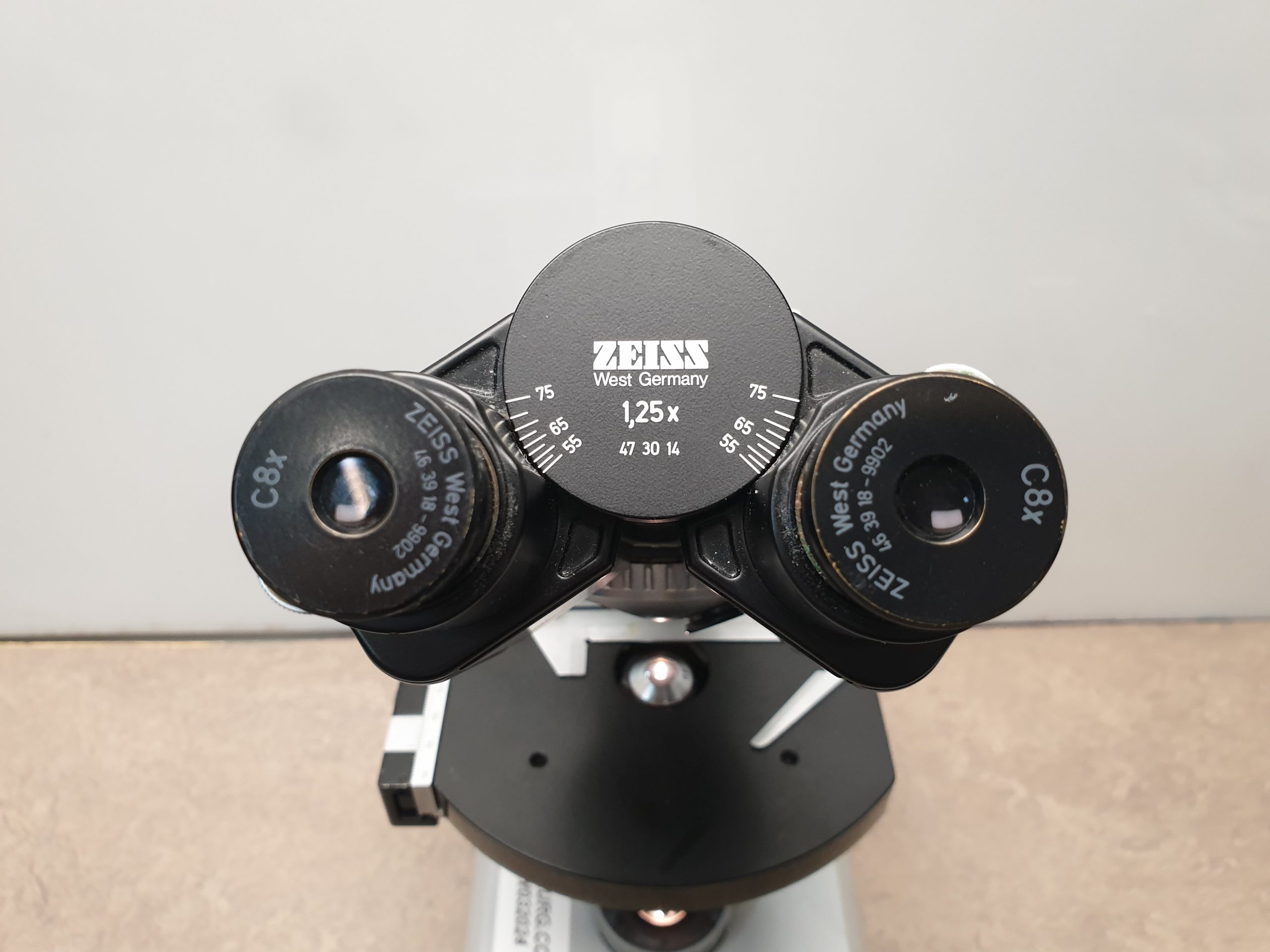 Carl Zeiss 470914-9902 35 Tischmikroskop Mikroskop – C8x