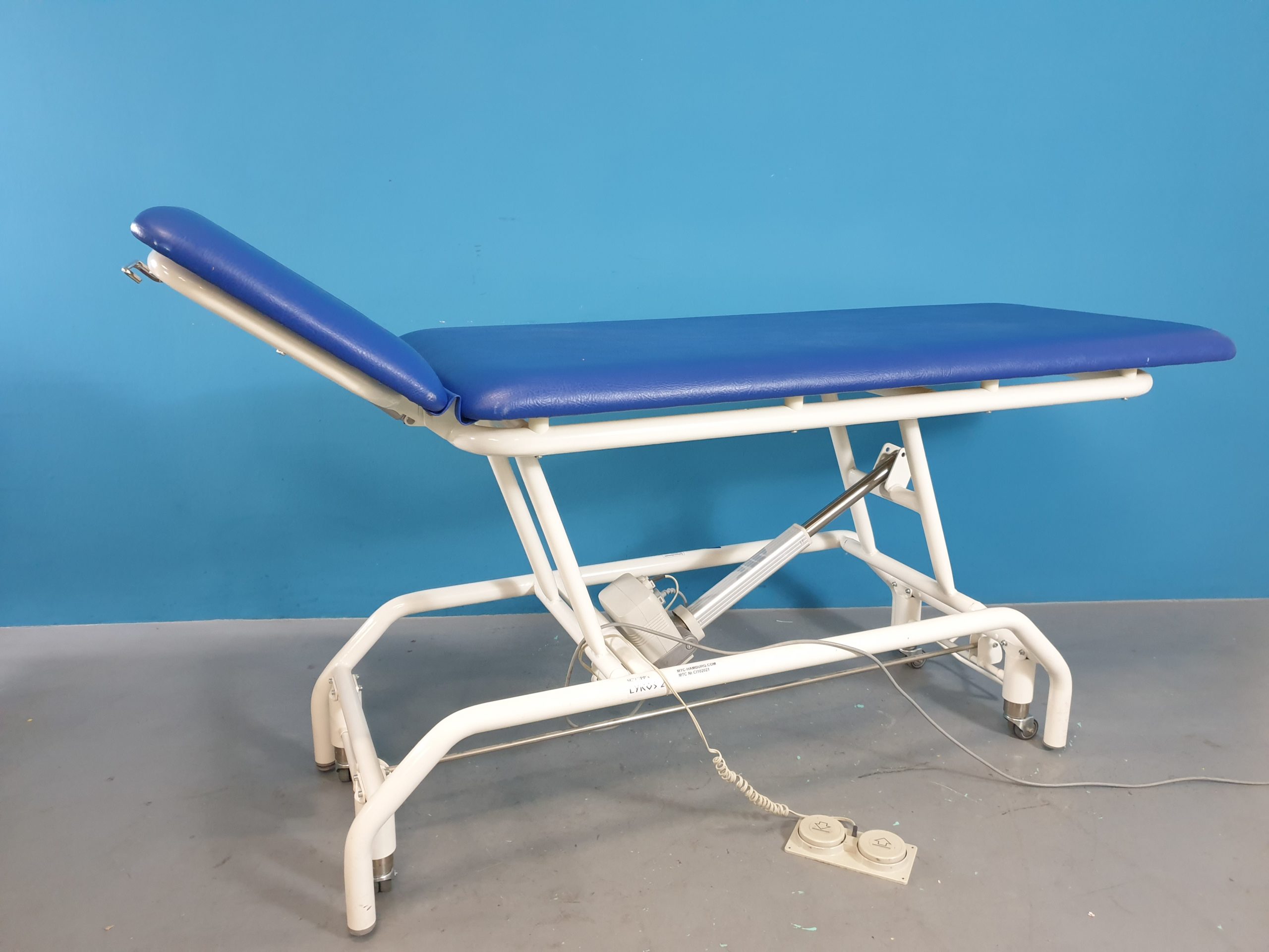 Lykos 2 Therapieliege, Massageliege, Praxisliege elektrisch