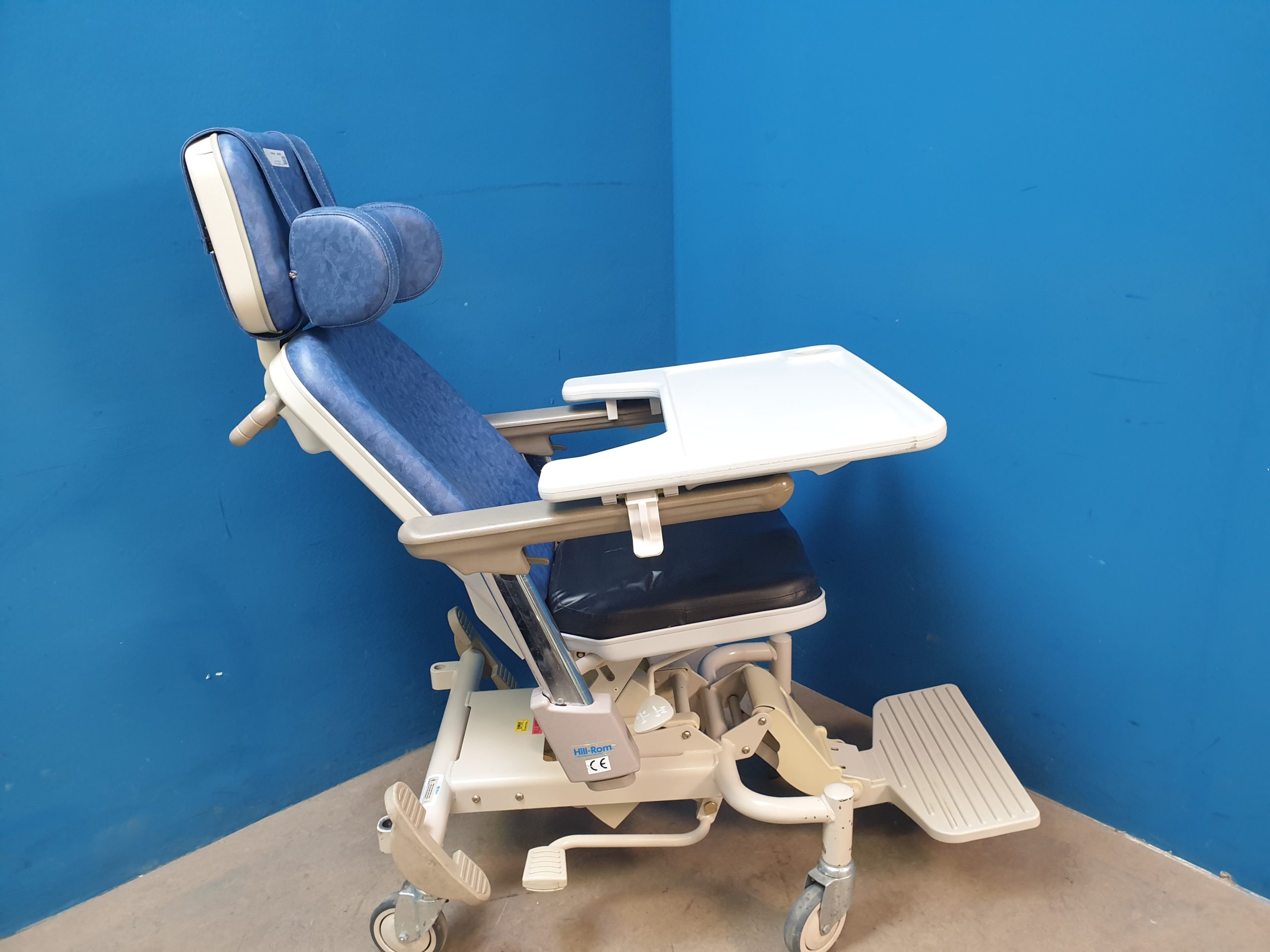 HILL-ROM Anatome SM 647B – SM647B – Pflegesessel, Patientenstuhl Fahrbar