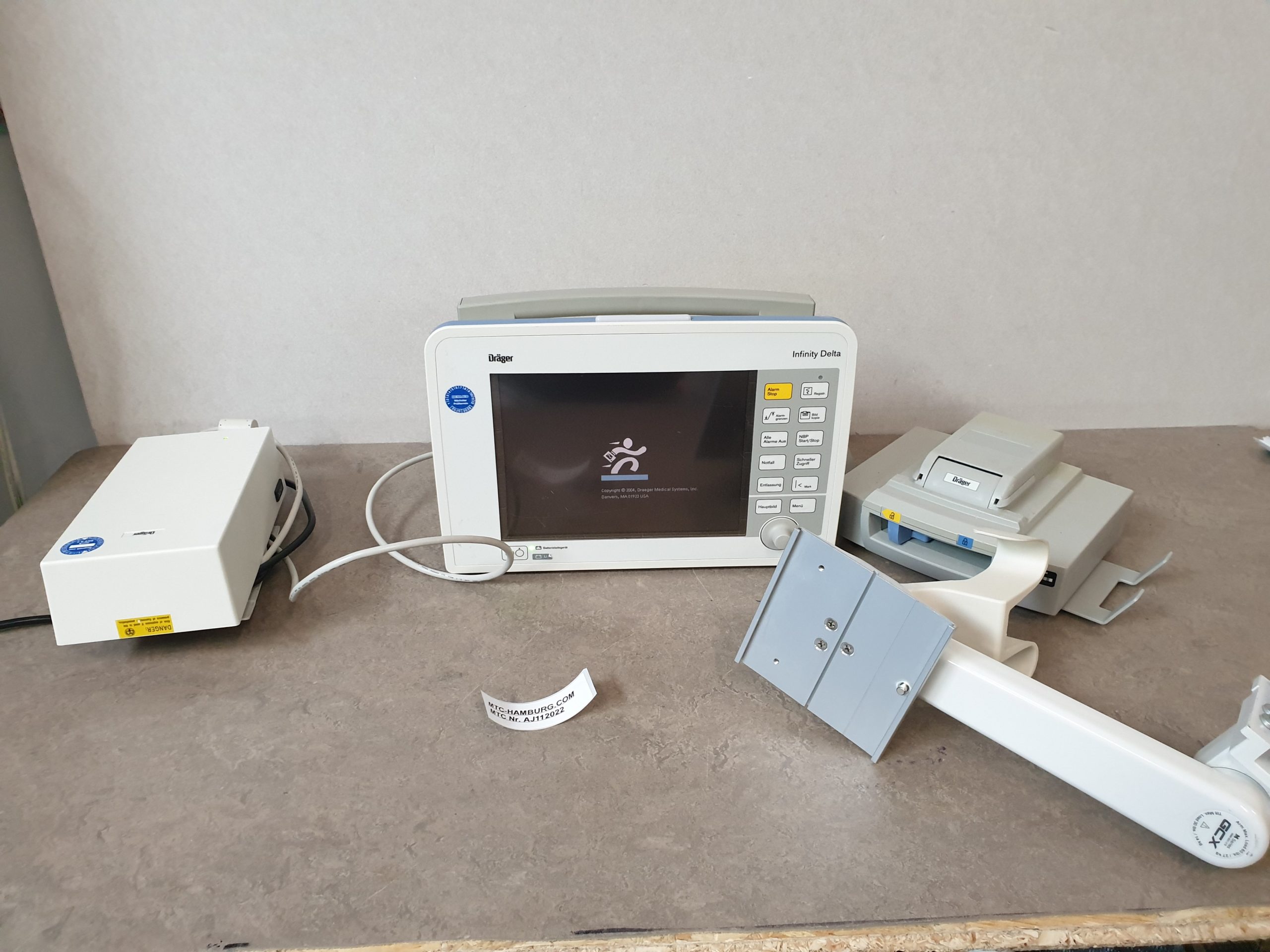 Draeger Dräger Infinity Delta Patientenmonitor mit Zubehör —