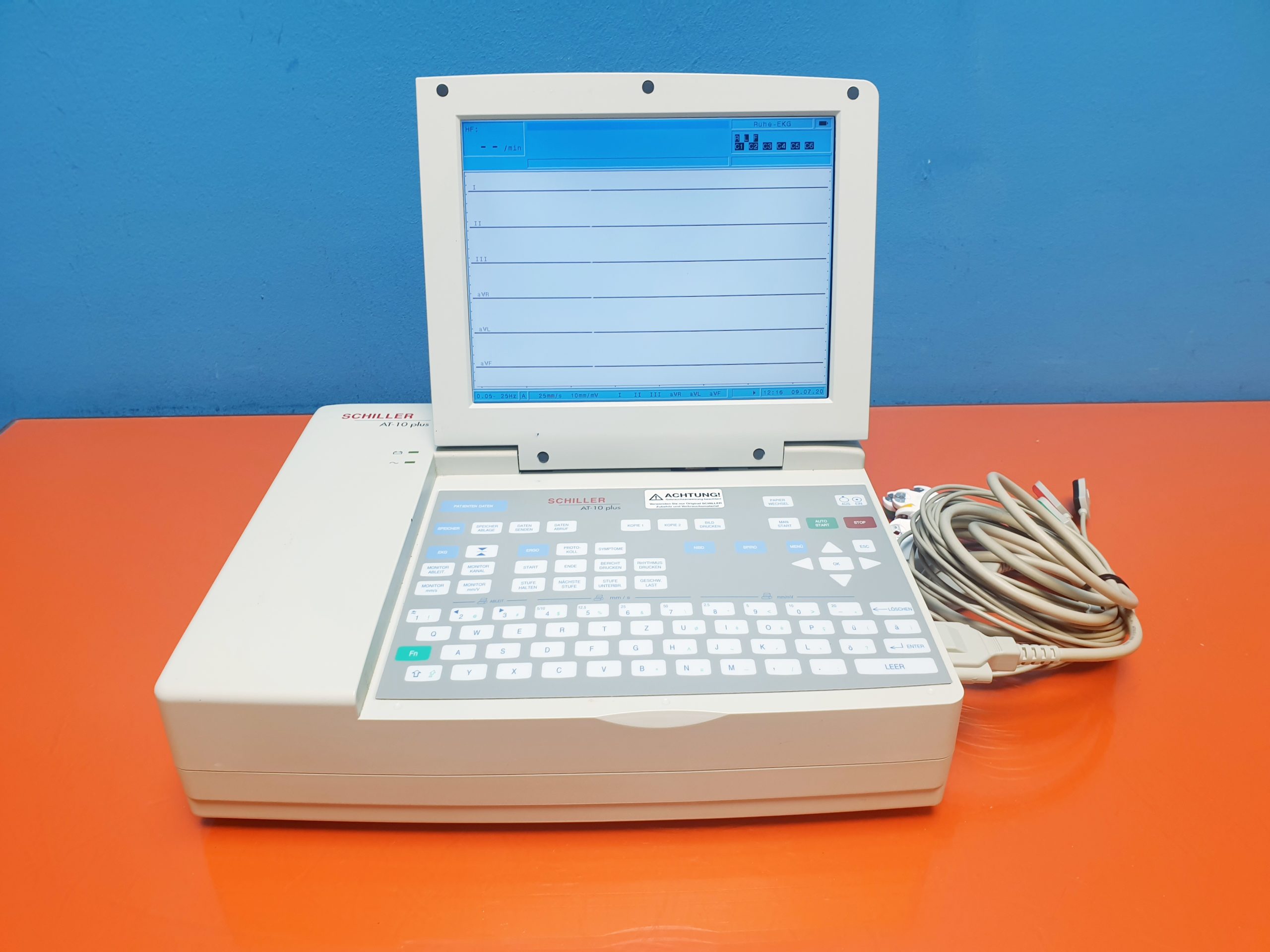 Schiller Cardiovit AT-10 plus 12/16 Kanal EKG mit Ableitungskabel