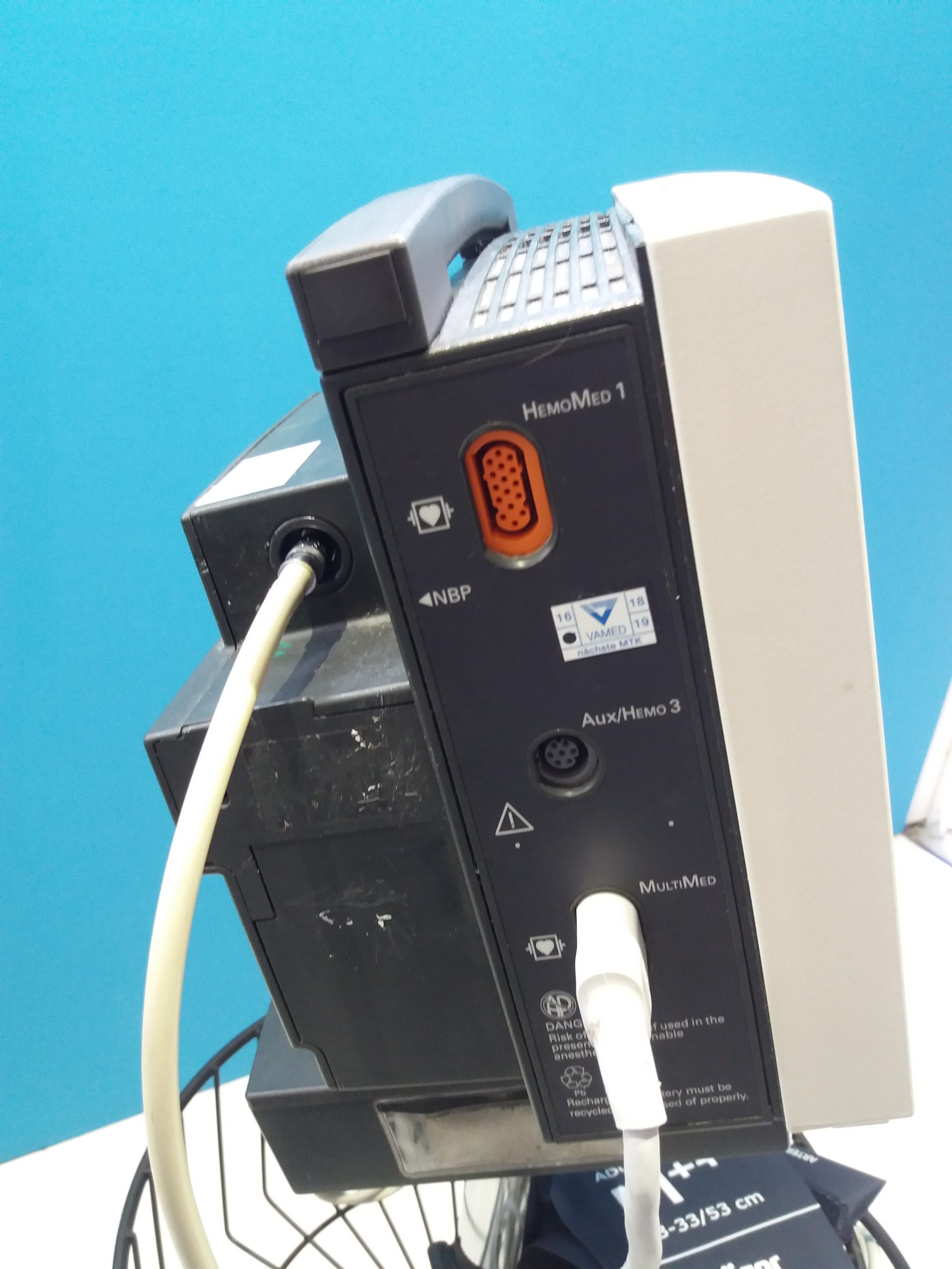 Siemens SC7000 // SC 7000 Patientenmonitor + Rollbarer Gerätewagen