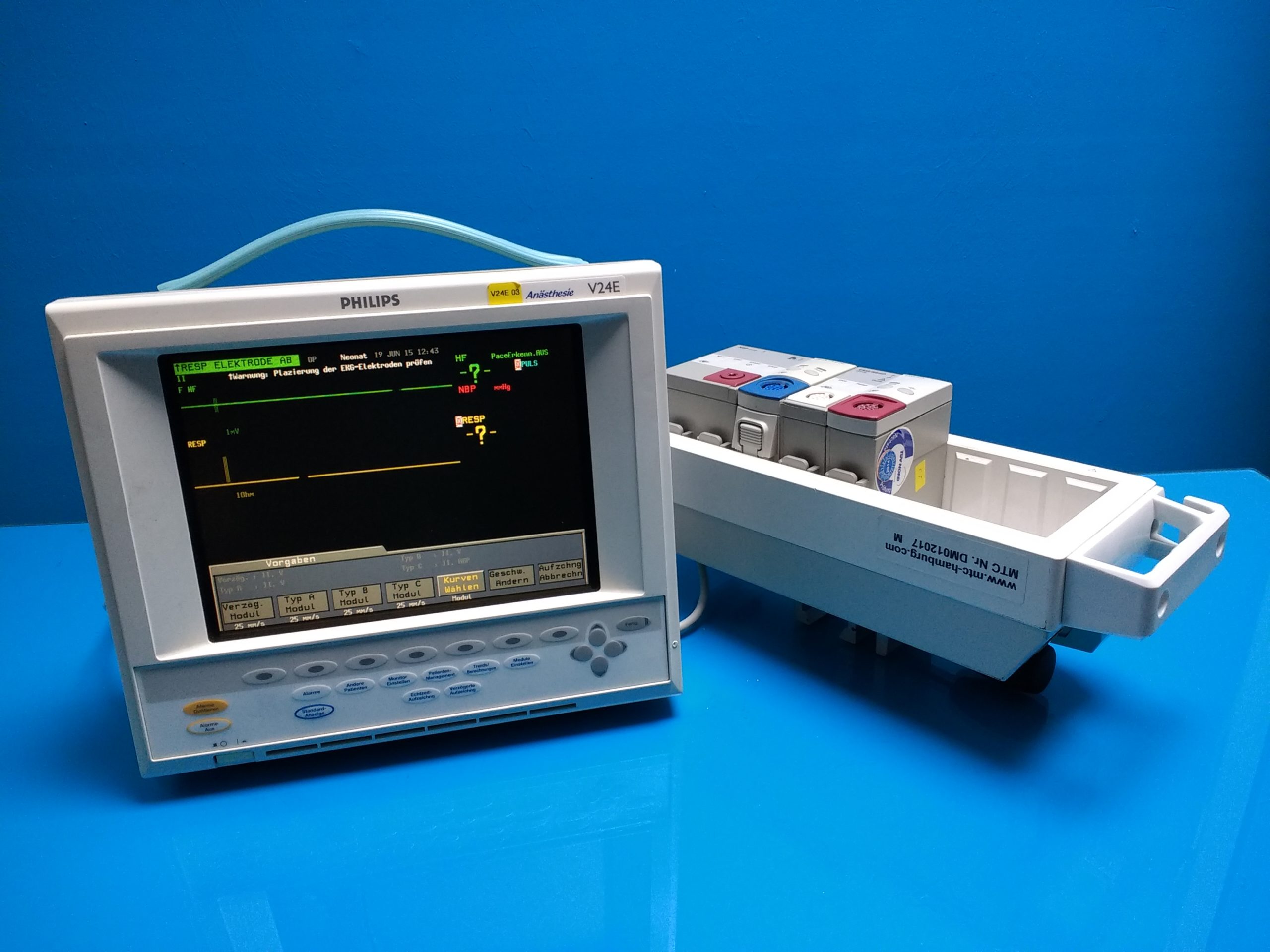 HP / Philips Viridia V24E Patient Monitor