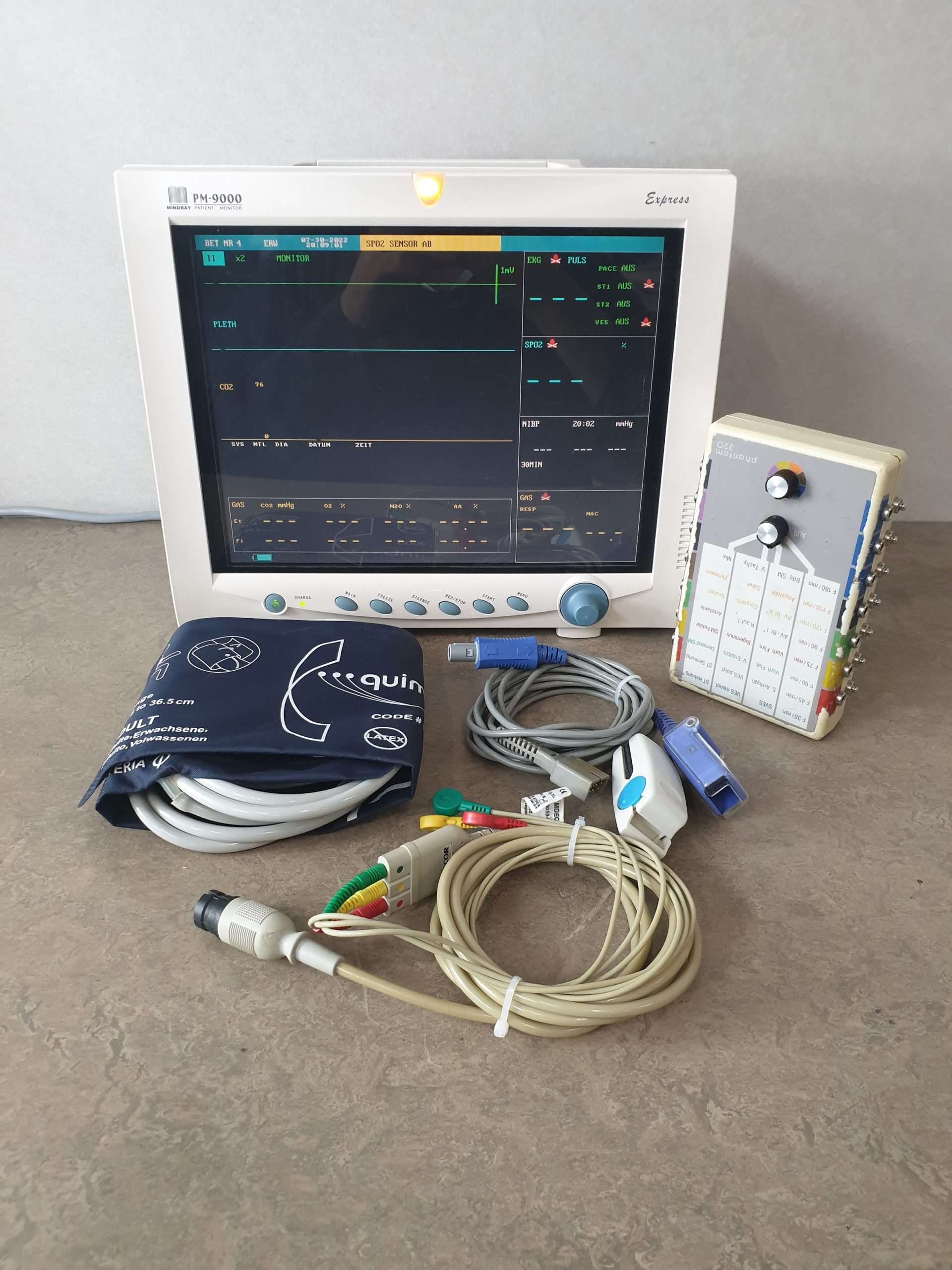 Mindray PM-9000 Express Patientenmonitor mit Zubehör