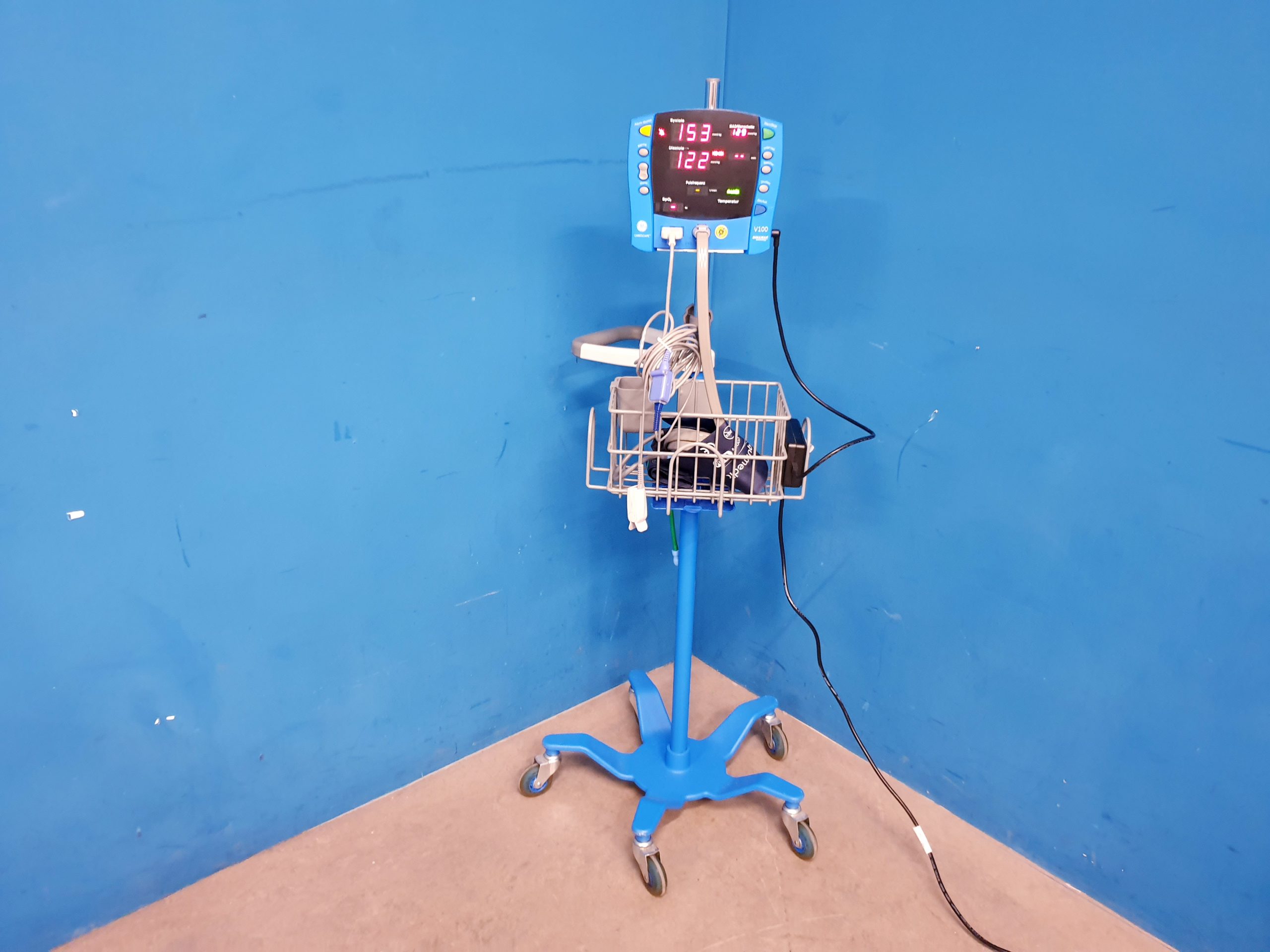 GE Carescape V100 V 100 Patientenmonitor – Fahrbar