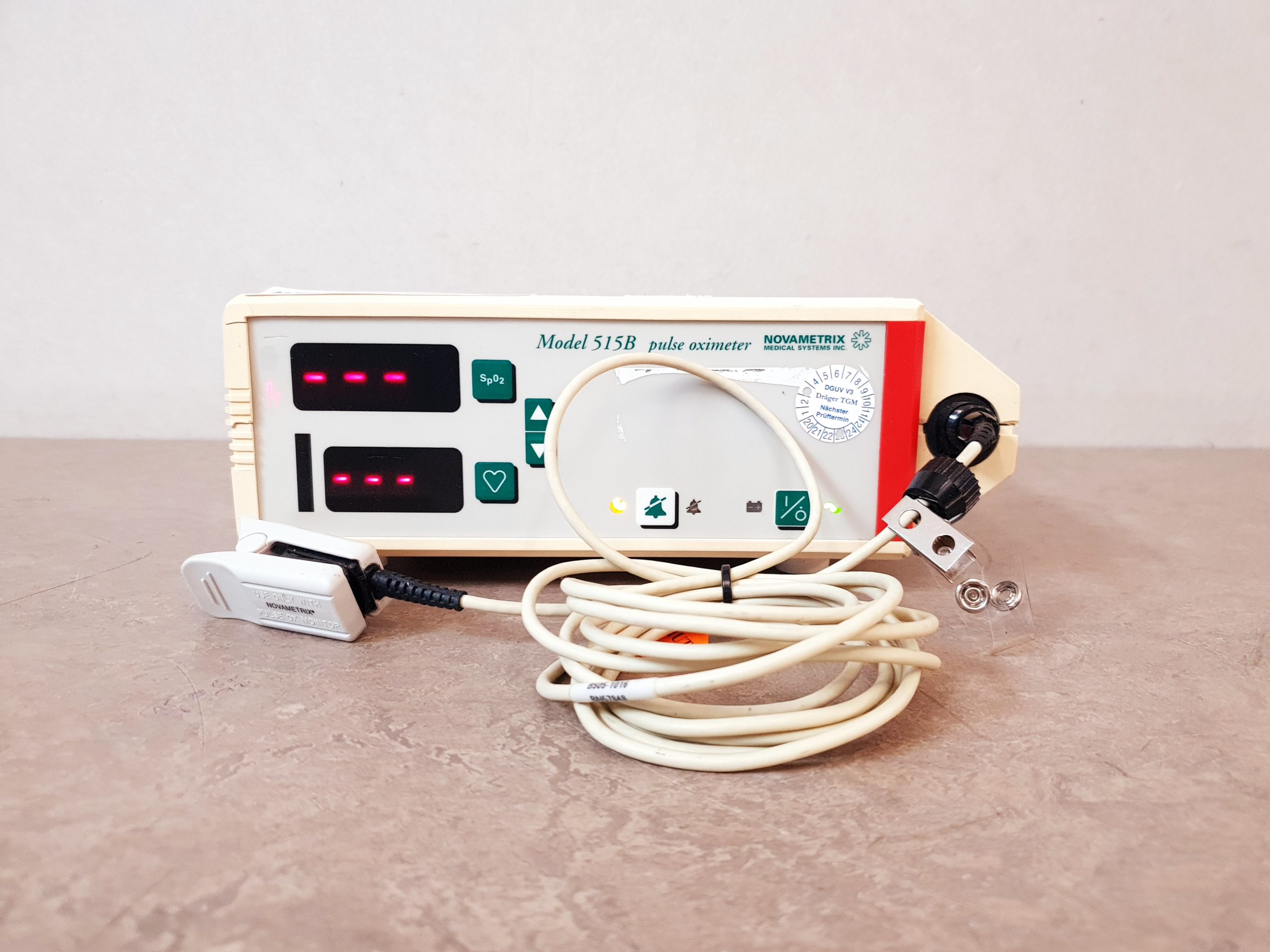 NOVAMETRIX 515B 515 B Pulseoxymeter mit Fingersensor