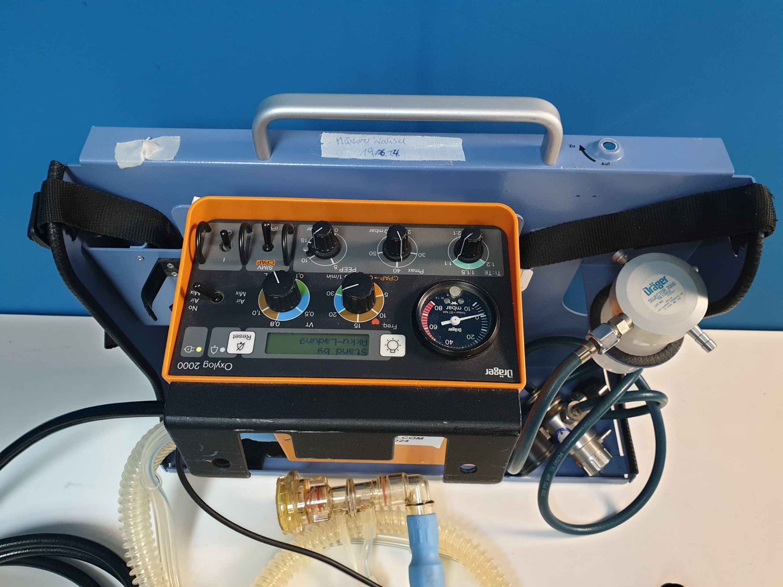Dräger Draeger Oxylog 2000 mit Traggestellt ,Beatmungsgerät
