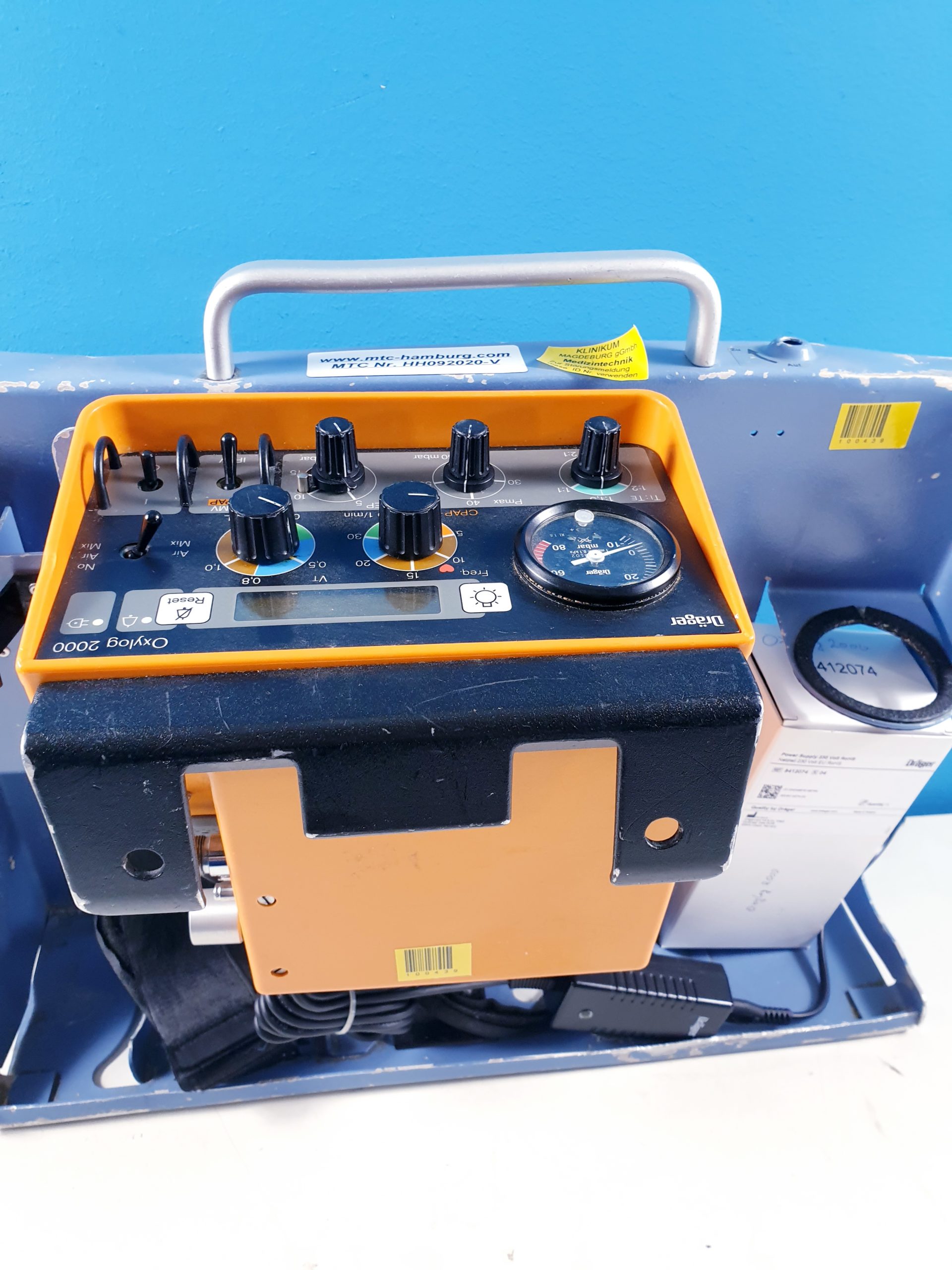 Dräger Draeger Oxylog 2000 Beatmungsgerät / Emergency Ventilator mit Netzteil