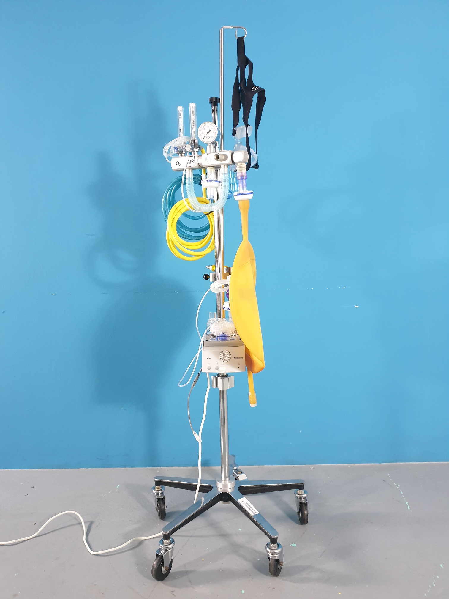Fisher Paykel MR810AGU MR 810 AGU Humidifier / Entfeuchter auf Gestell mit Flowmeter, …..