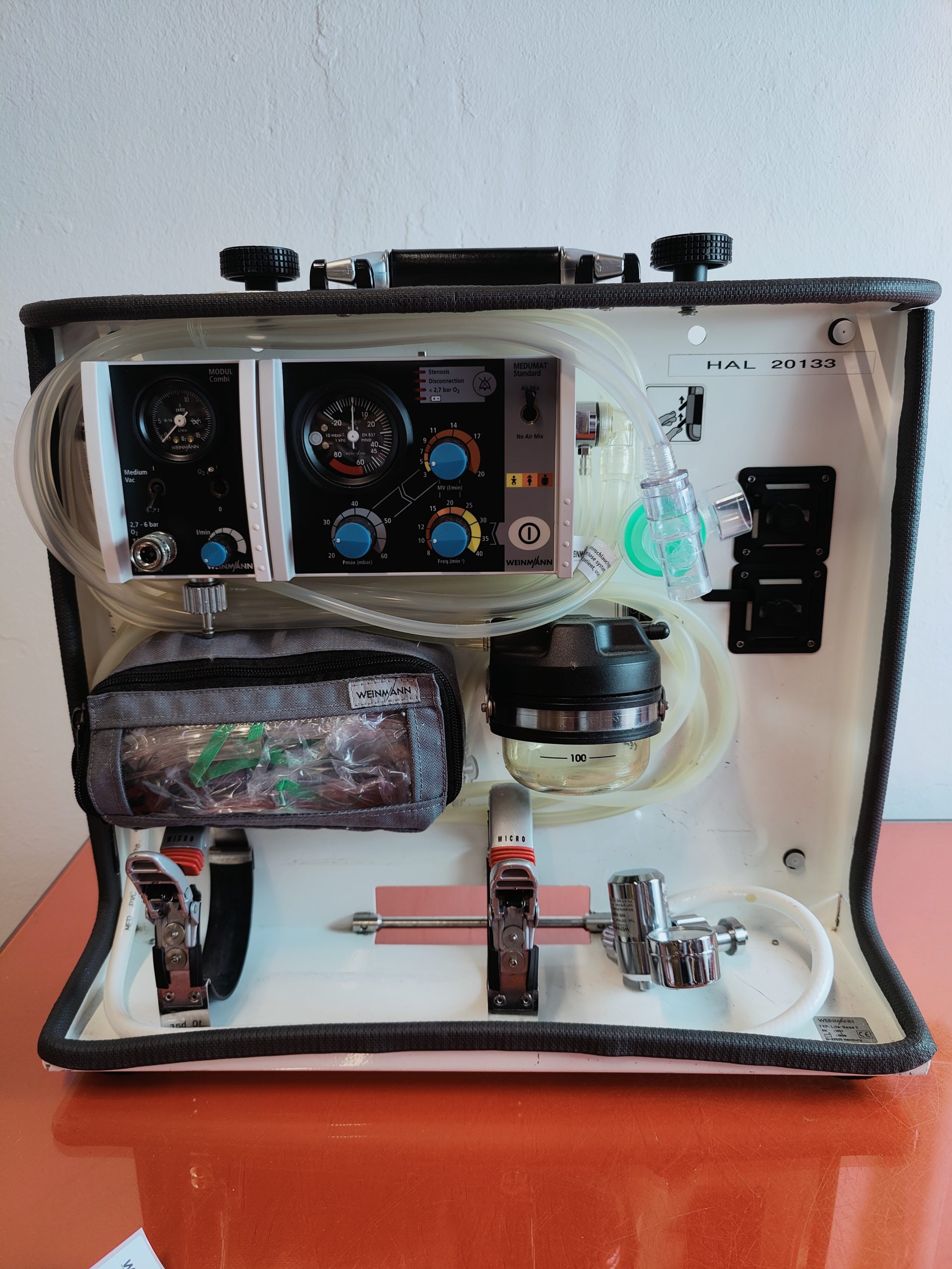 Weinmann Medumat Standard & Modul Oxygen Combi Modul Beatmungsgerät Notfallbeatmungsgerät