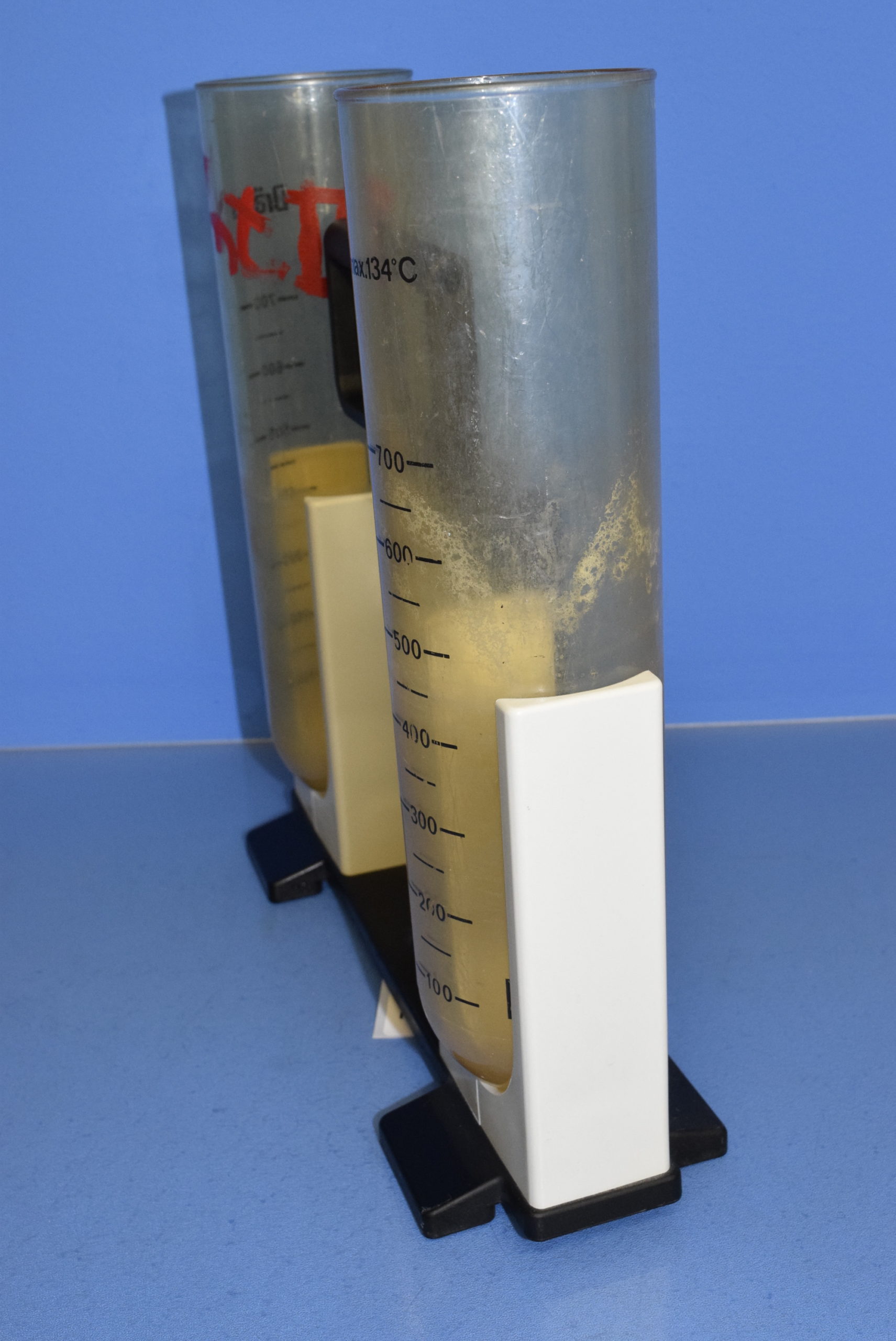 Dräger Sekretbehälter mit Gestell